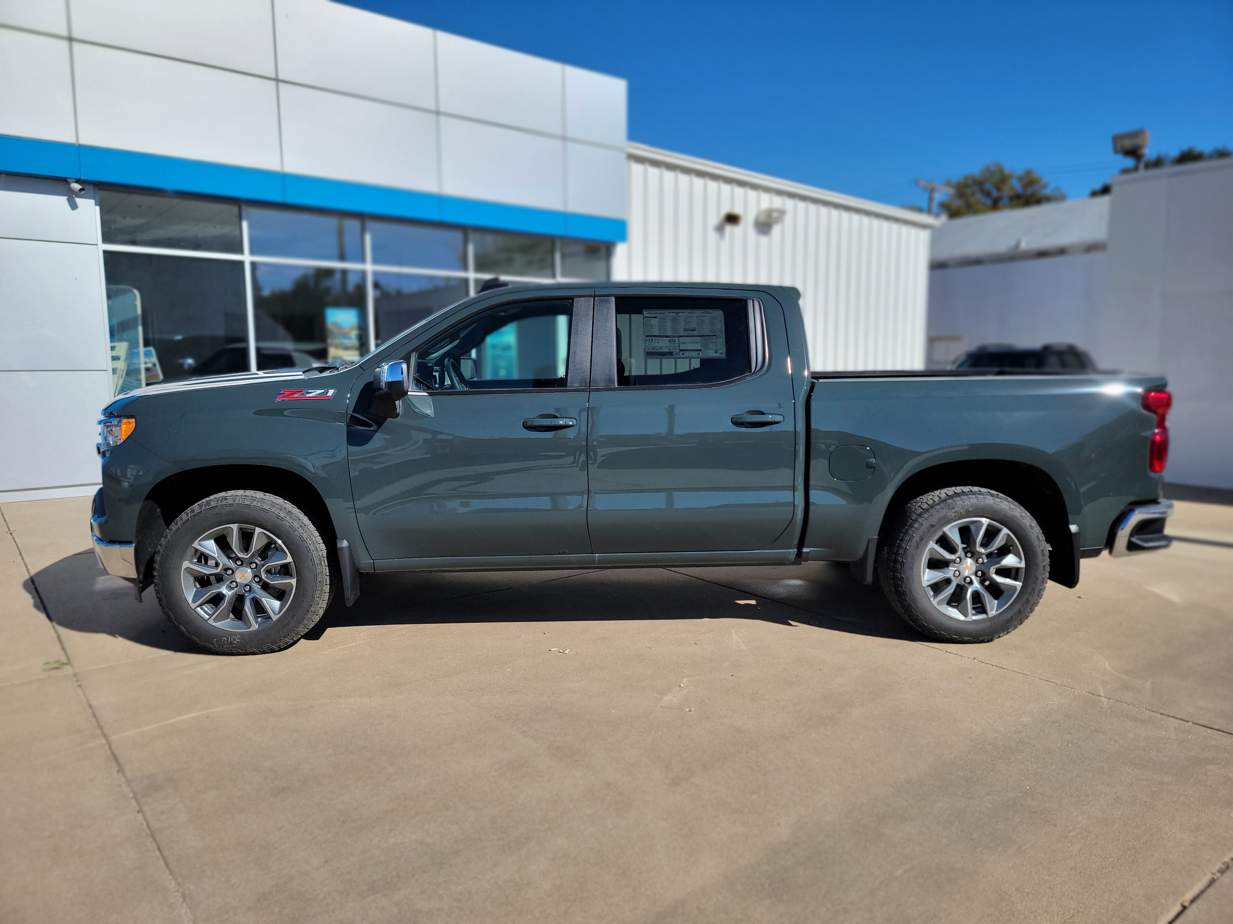 2026 Chevrolet Silverado 1500 LT - Photo 10