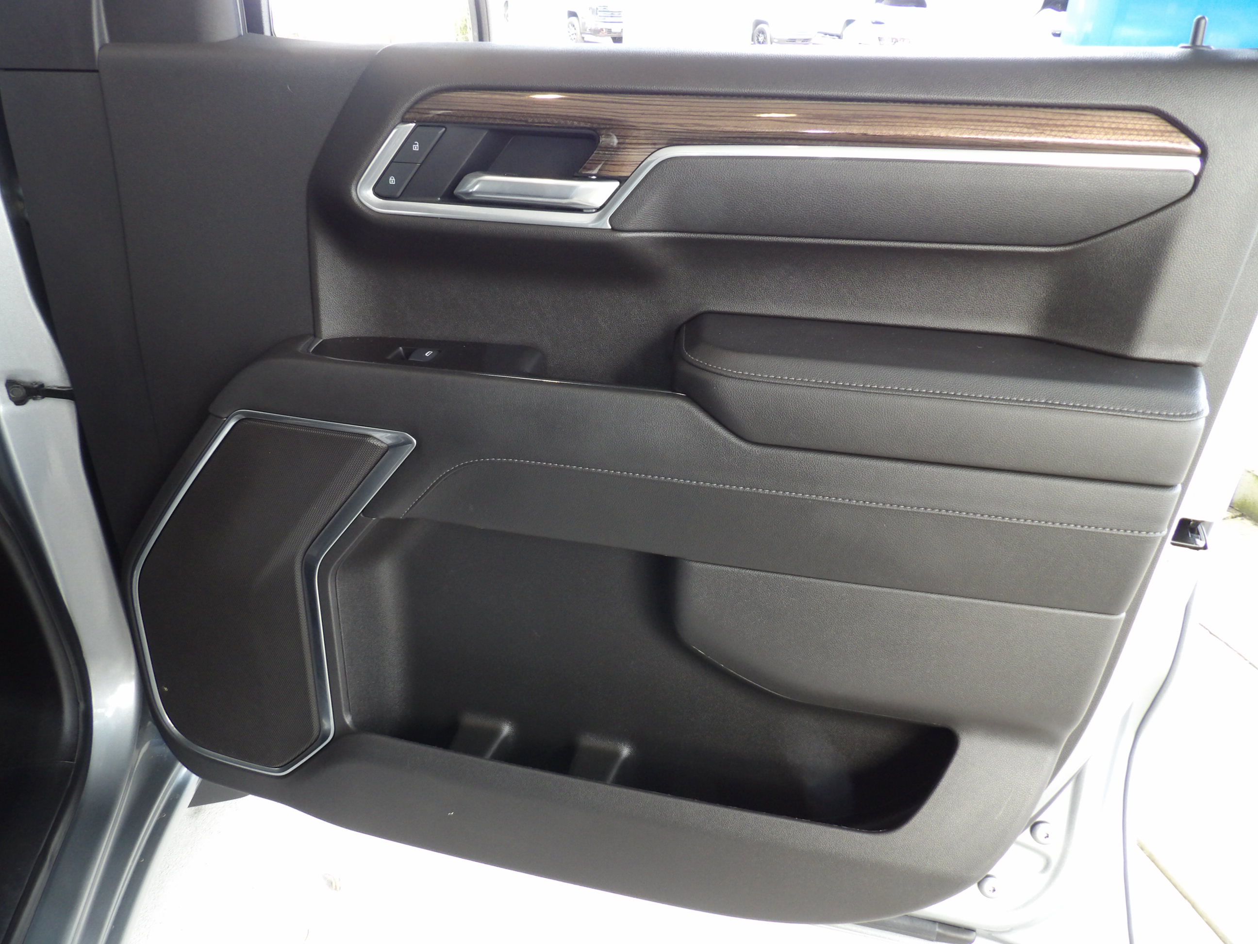 2025 Chevrolet Silverado 1500 LT - Photo 26