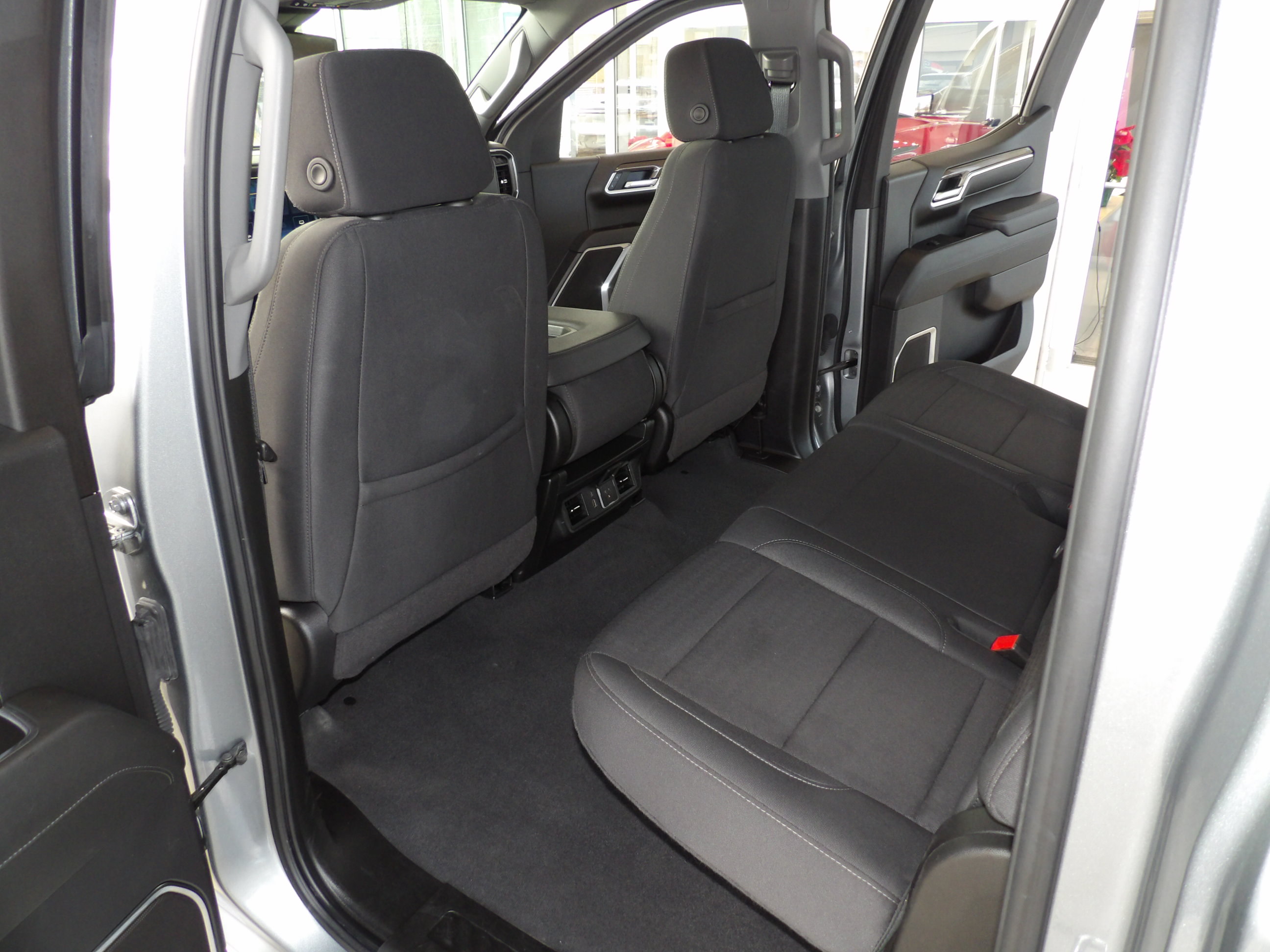 2025 Chevrolet Silverado 1500 LT - Photo 22
