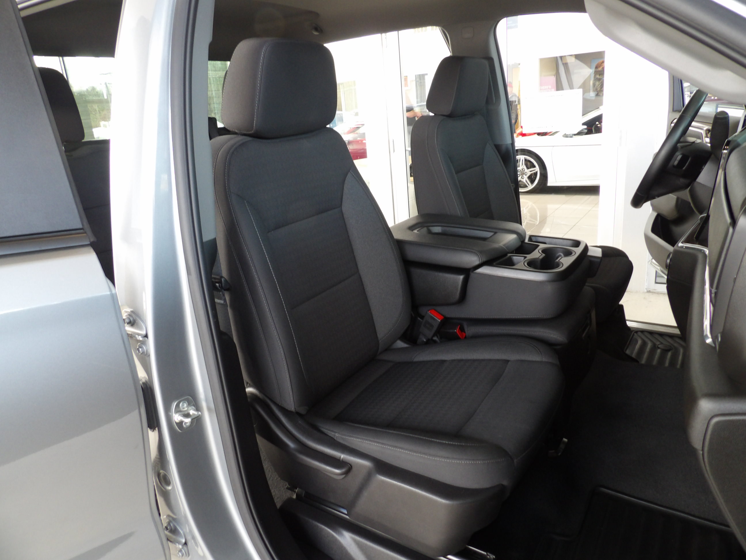 2025 Chevrolet Silverado 1500 LT - Photo 25