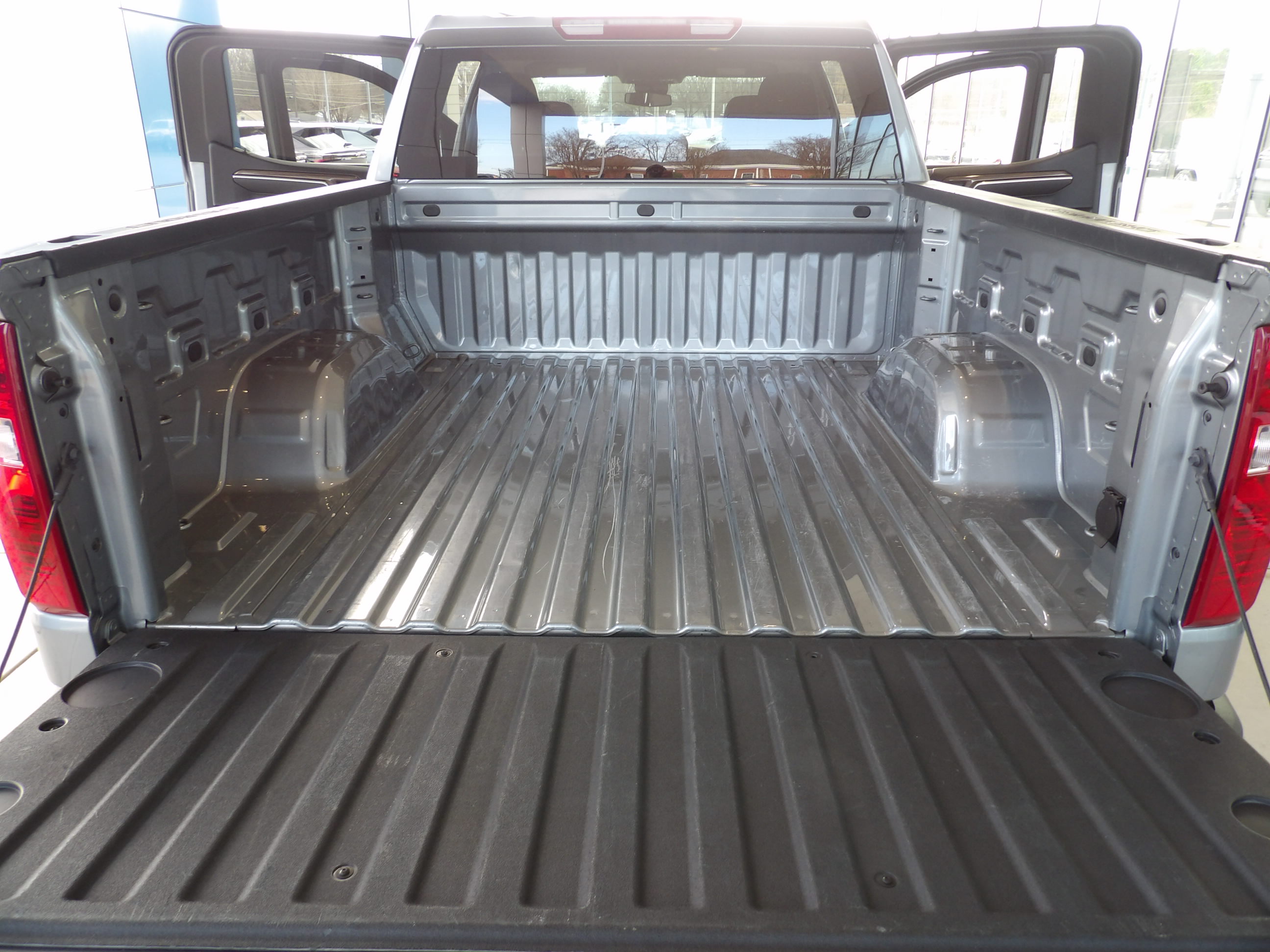 2025 Chevrolet Silverado 1500 LT - Photo 16
