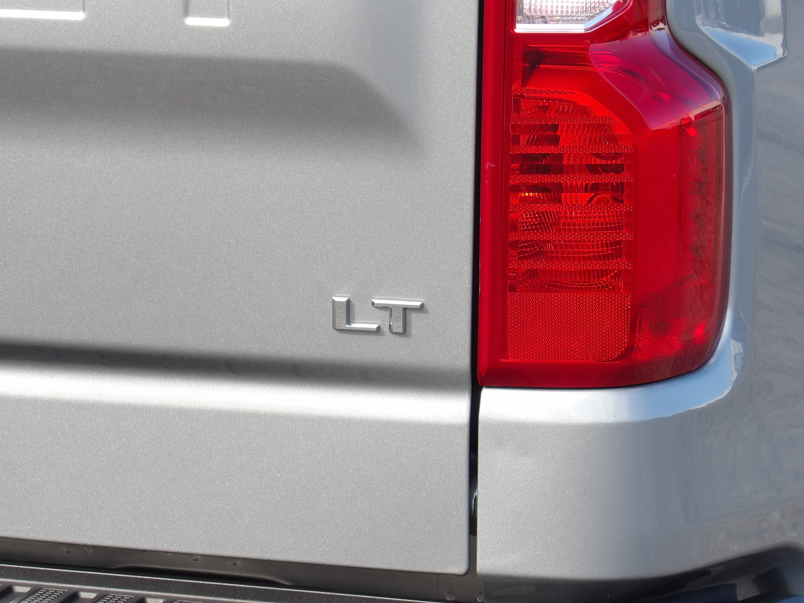 2025 Chevrolet Silverado 1500 LT - Photo 15