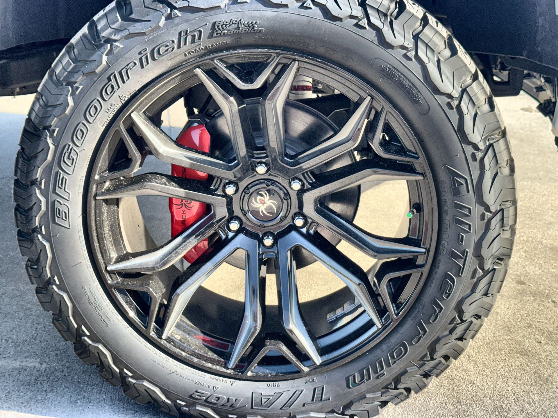 2025 Chevrolet Silverado 1500 RST photo 10