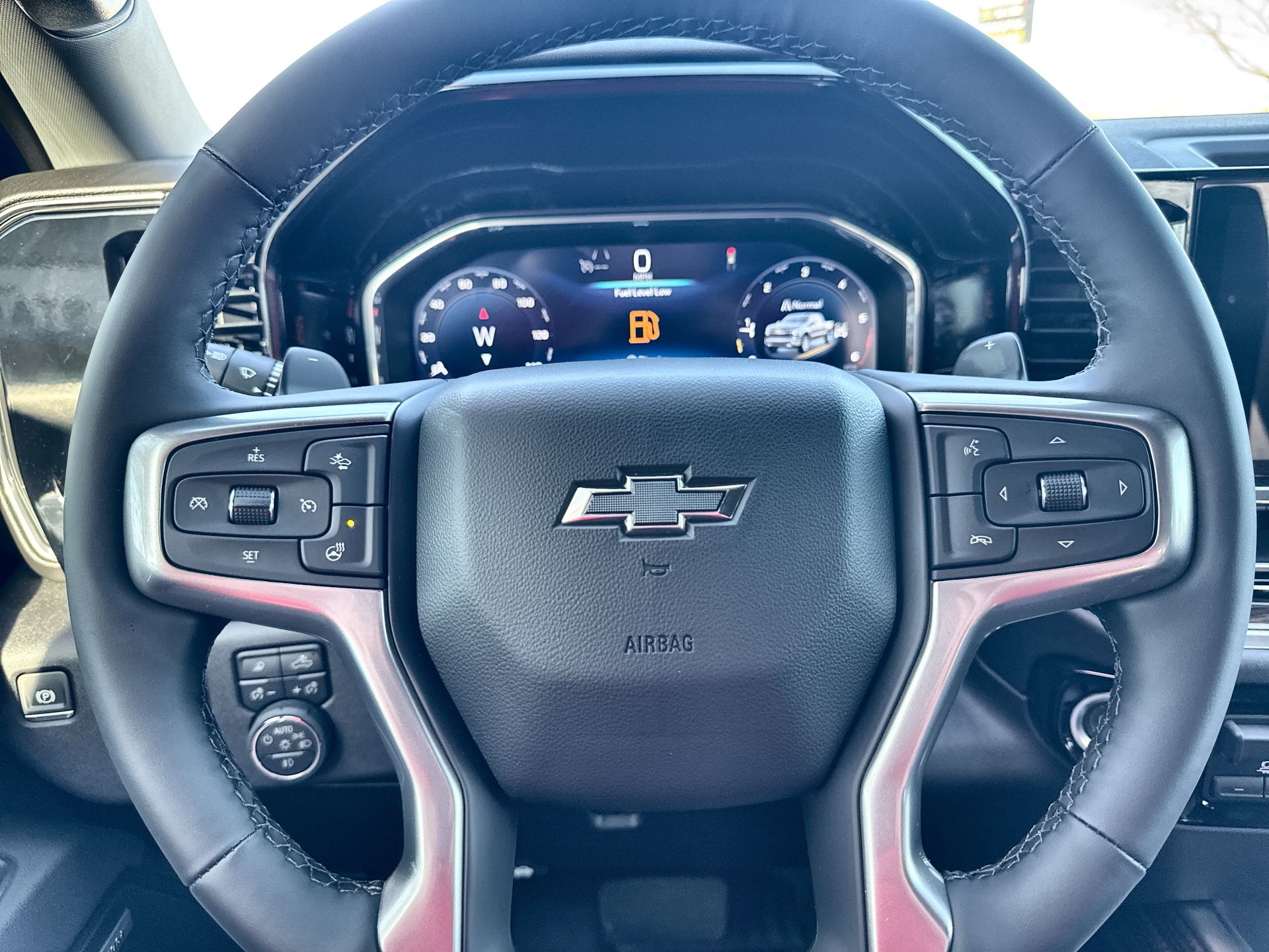 2025 Chevrolet Silverado 1500 RST photo 12