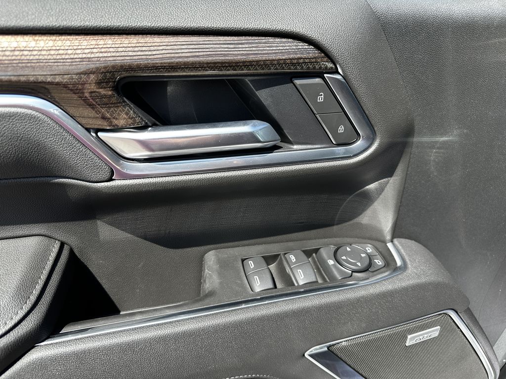 2025 Chevrolet Silverado 1500 RST photo 10