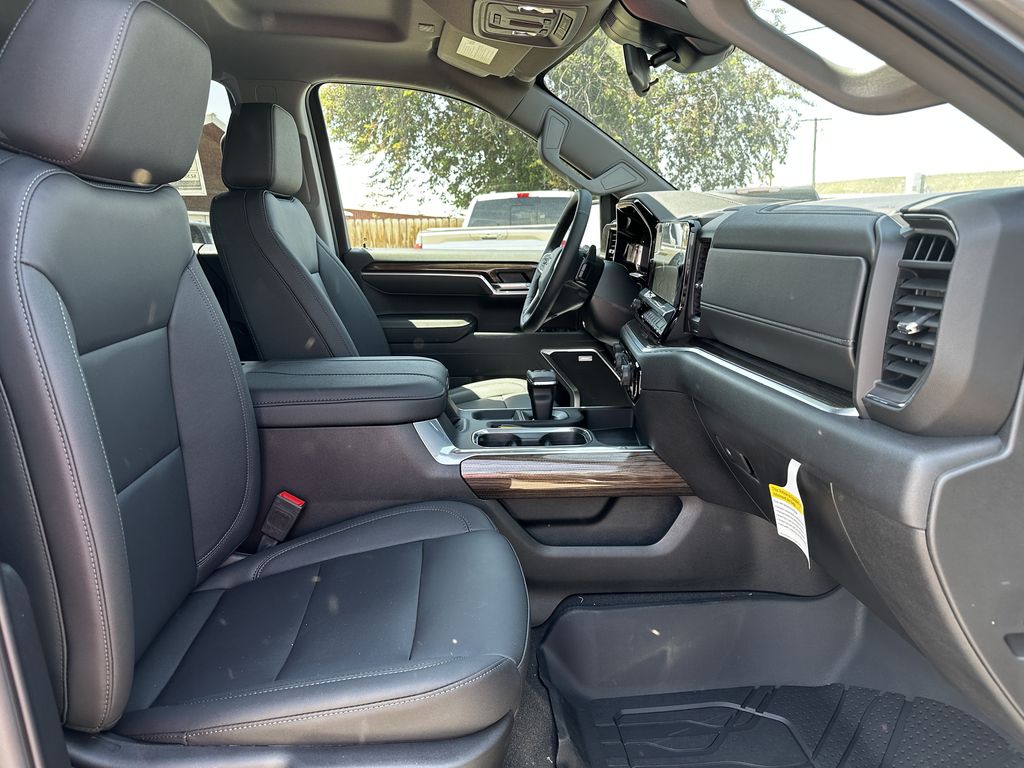 2025 Chevrolet Silverado 1500 RST photo 22