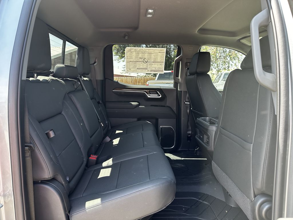 2025 Chevrolet Silverado 1500 RST photo 21