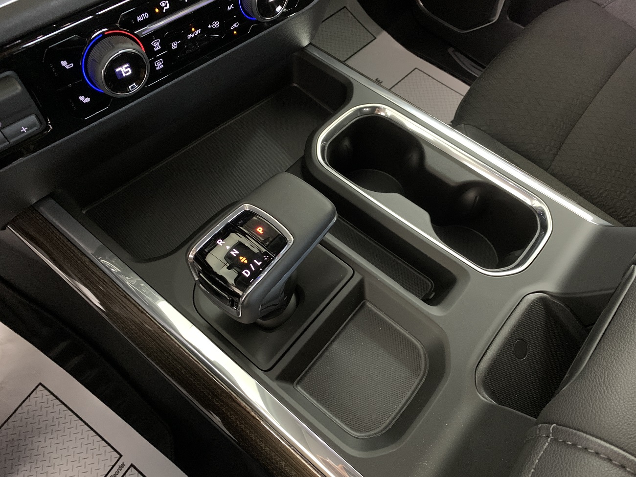 2026 Chevrolet Silverado 1500 RST photo 2