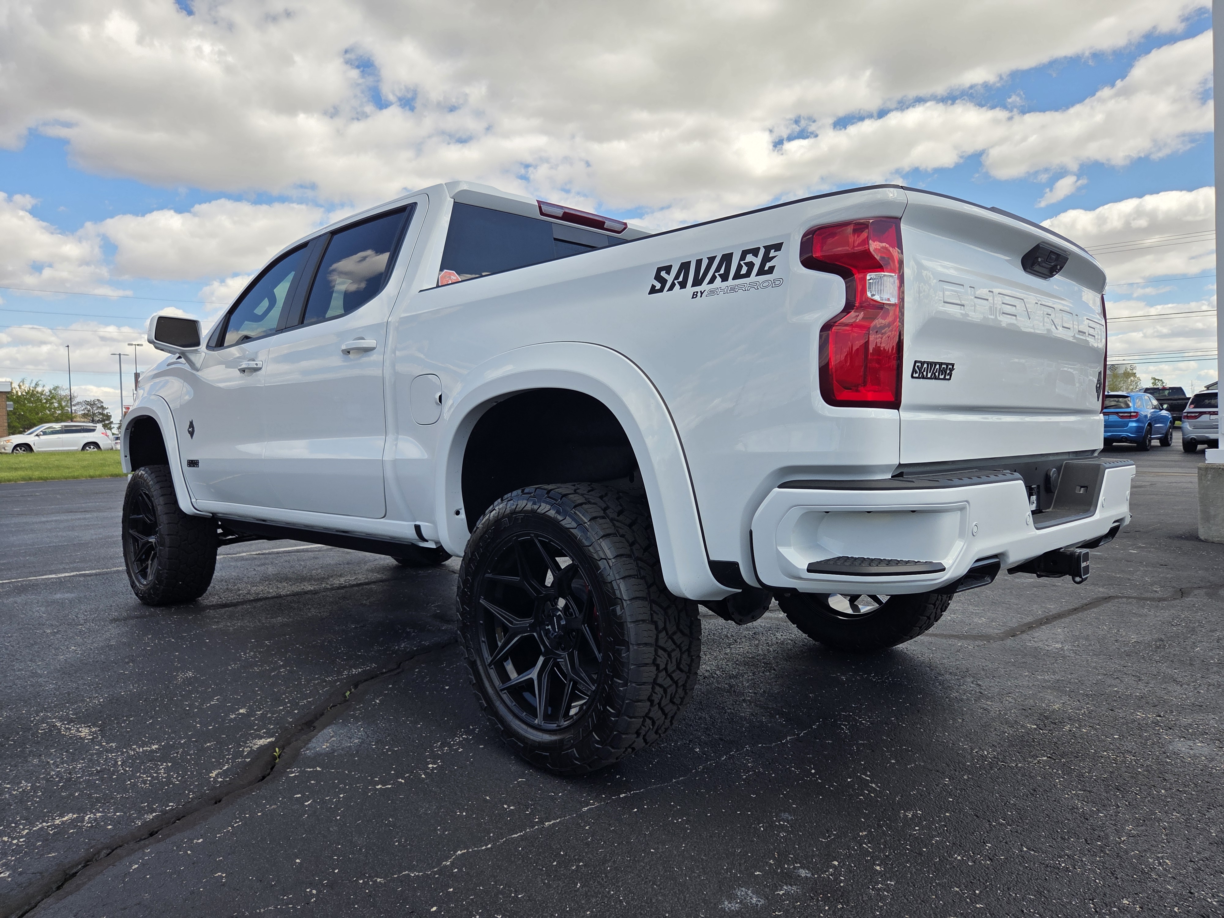New 2026 Summit White Chevrolet RST image 4