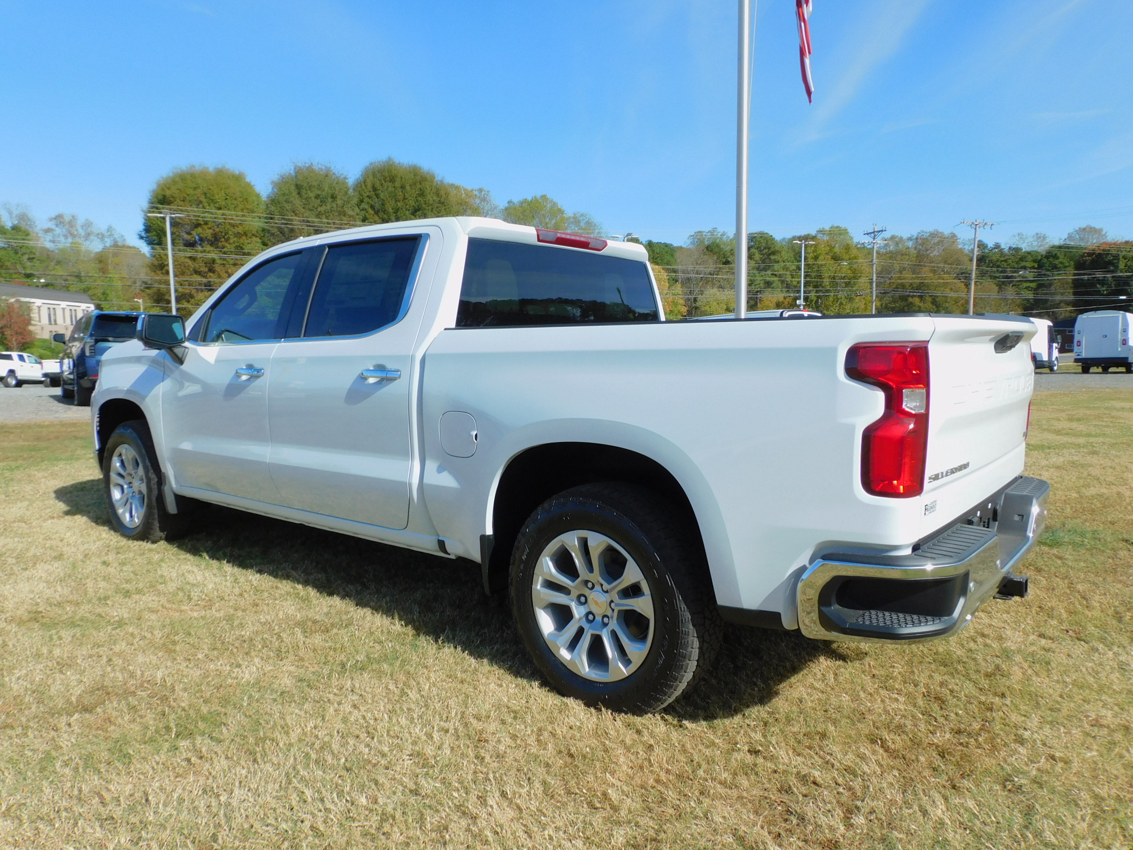 2026 Chevrolet Silverado 1500 LTZ - Photo 13
