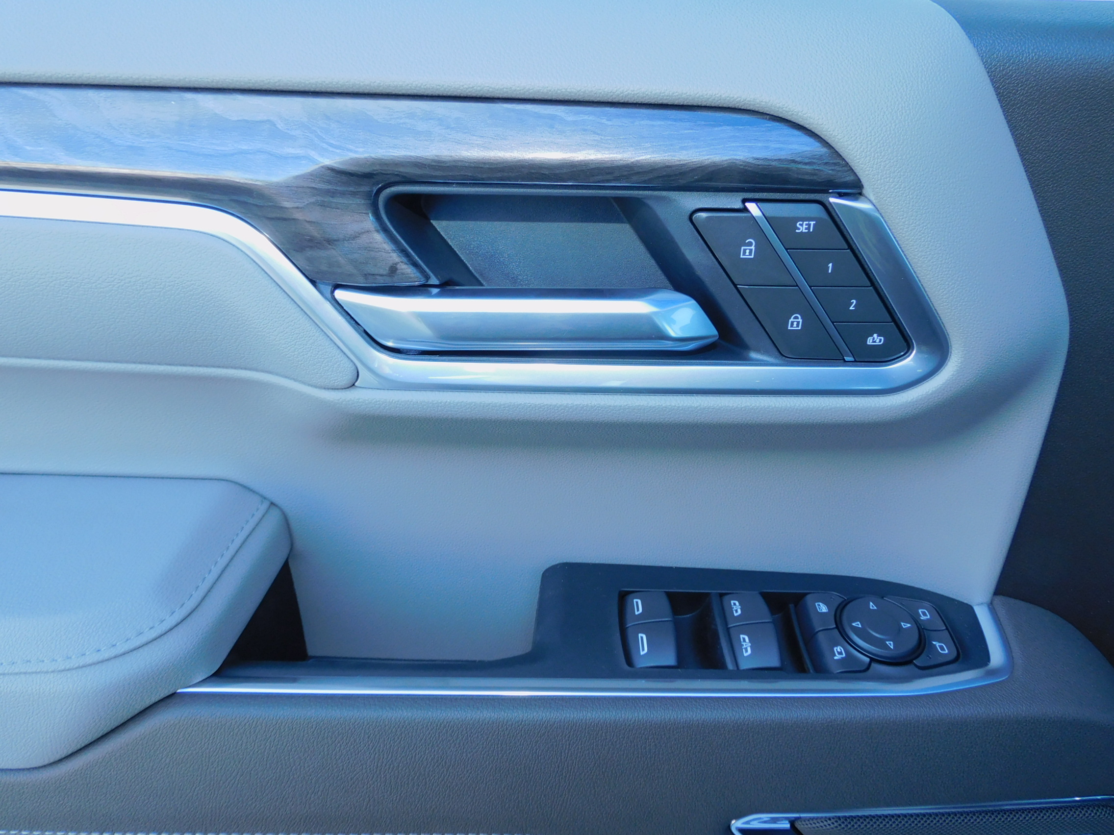 2026 Chevrolet Silverado 1500 LTZ - Photo 19
