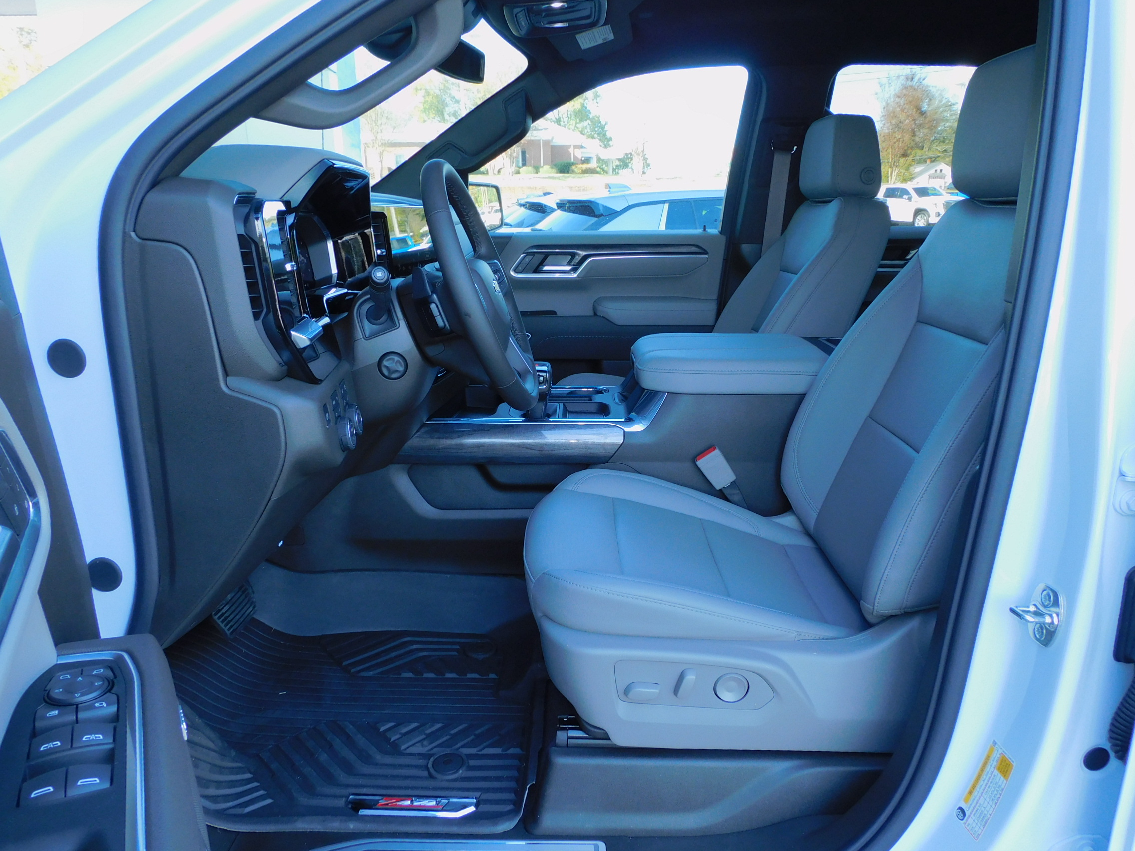 2026 Chevrolet Silverado 1500 LTZ - Photo 15