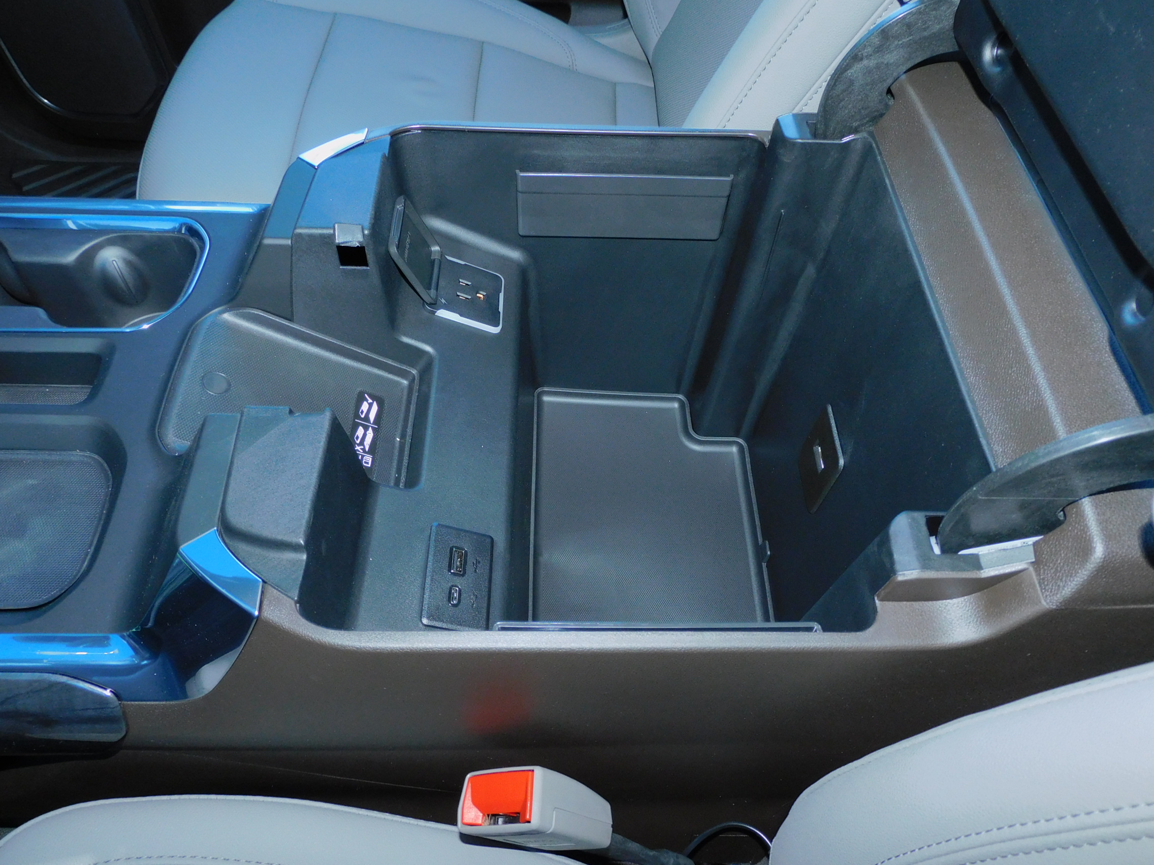 2026 Chevrolet Silverado 1500 LTZ - Photo 36