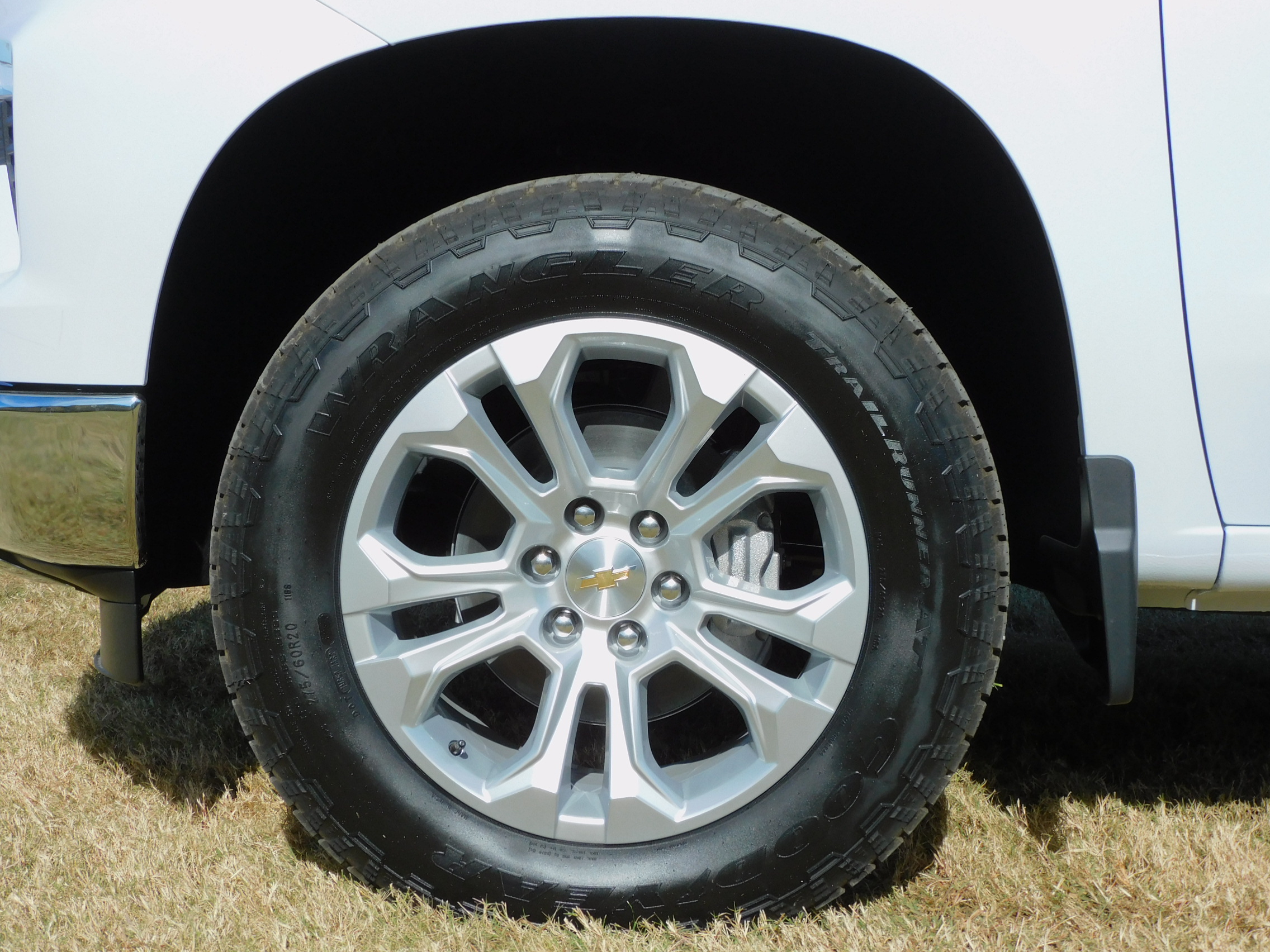2026 Chevrolet Silverado 1500 LTZ - Photo 7