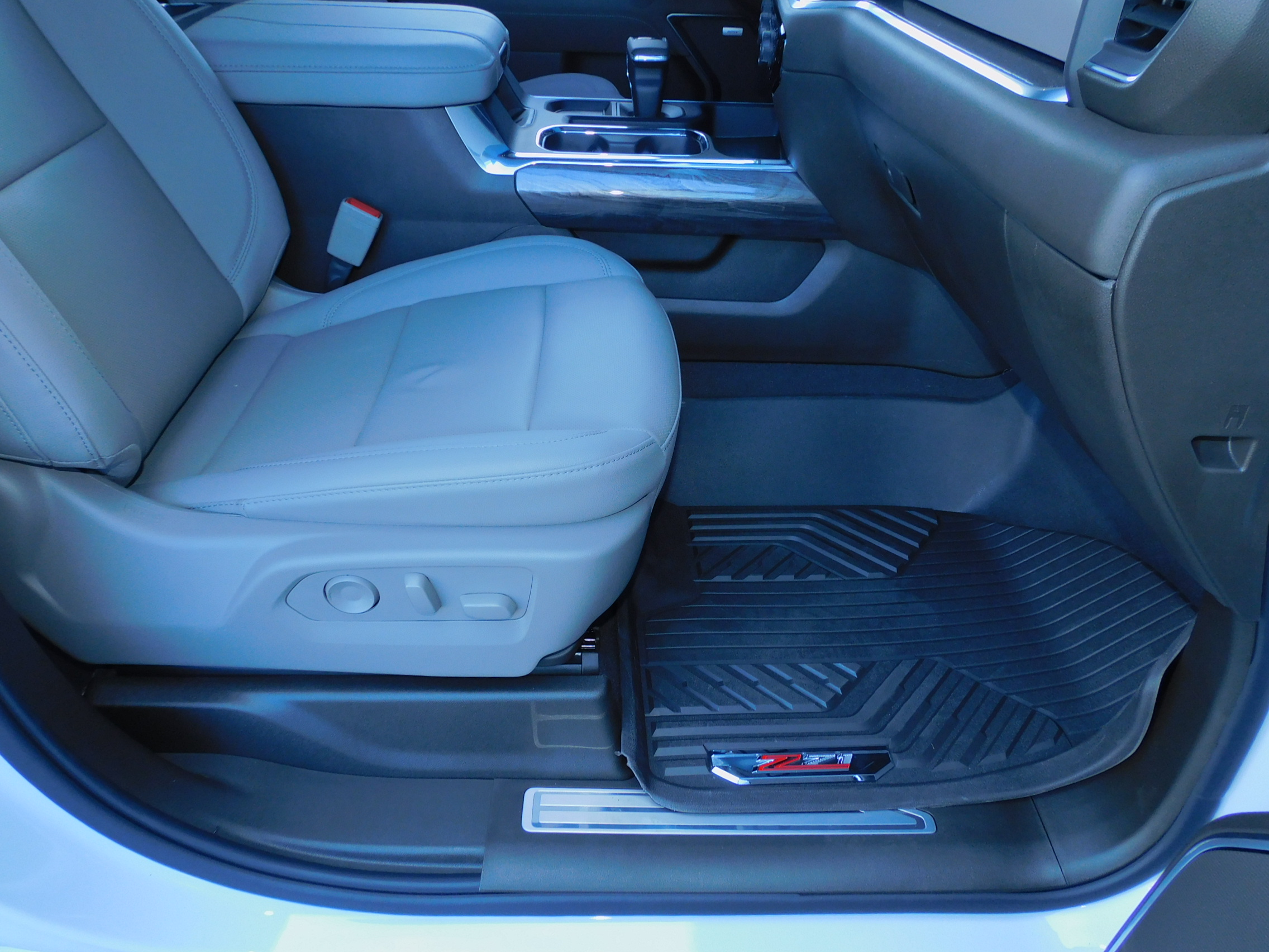 2026 Chevrolet Silverado 1500 LTZ - Photo 23