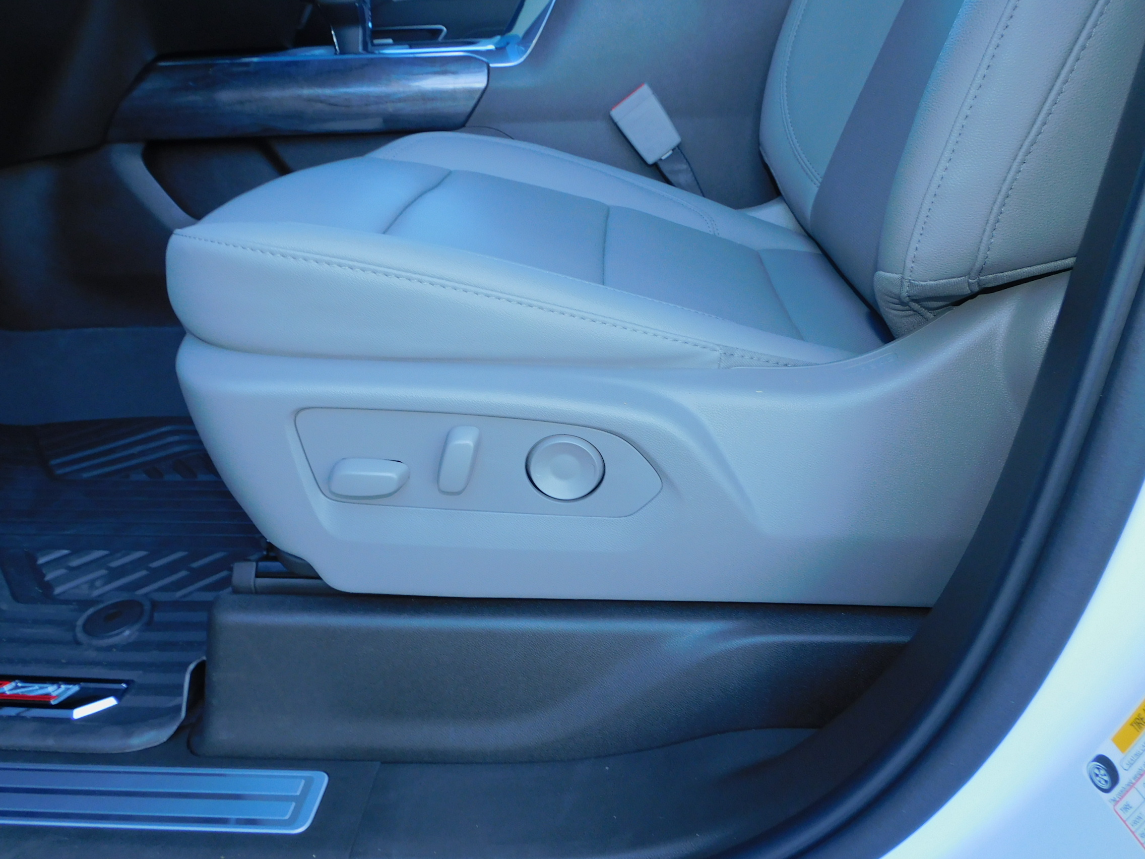 2026 Chevrolet Silverado 1500 LTZ - Photo 17