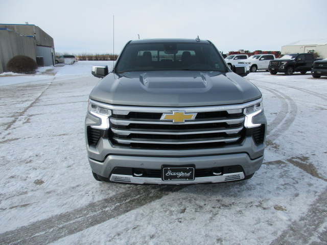 2026 Chevrolet Silverado 1500 High Country photo 3