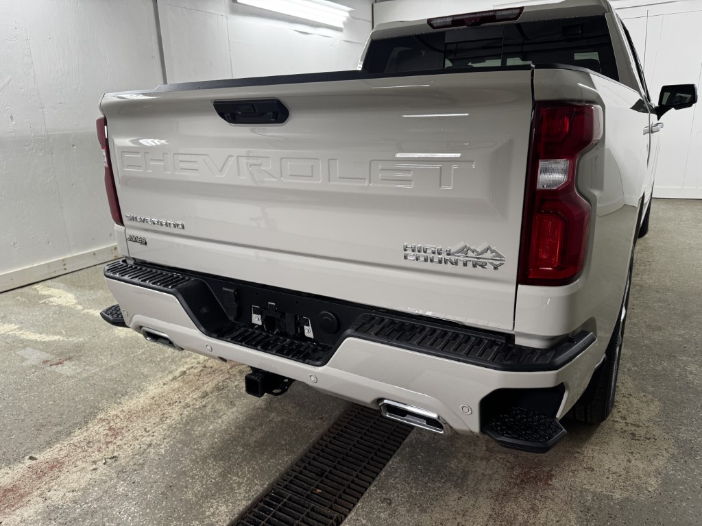 2026 Chevrolet Silverado 1500 High Country - Photo 9