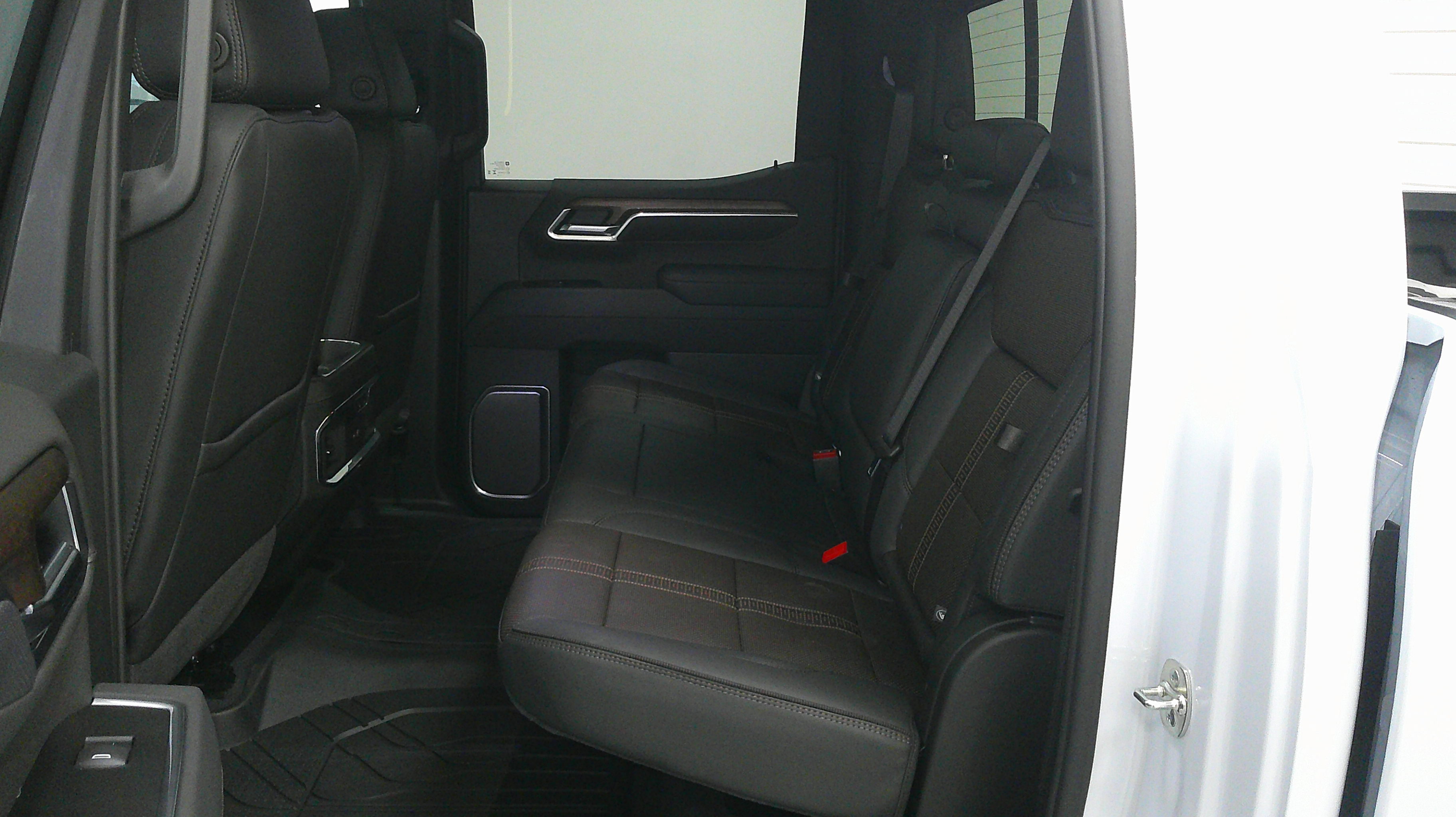 2026 Chevrolet Silverado 1500 High Country - Photo 14