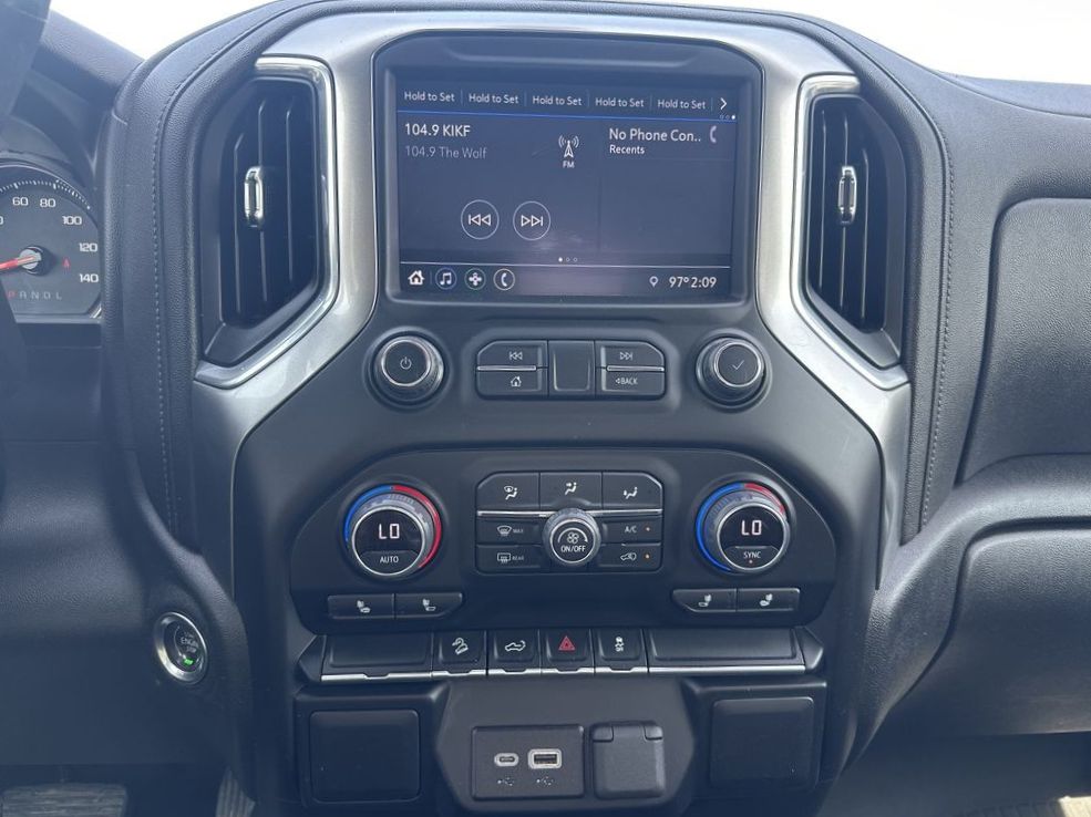 2022 Chevrolet Silverado 1500 RST photo 10