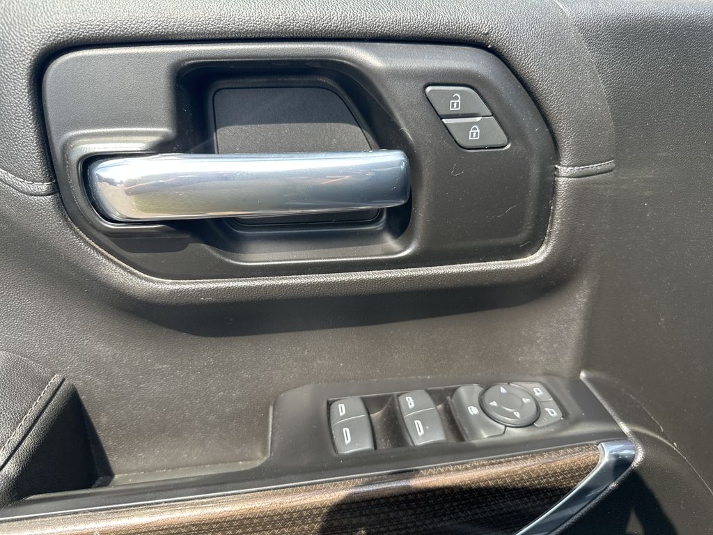 2022 Chevrolet Silverado 1500 RST photo 7
