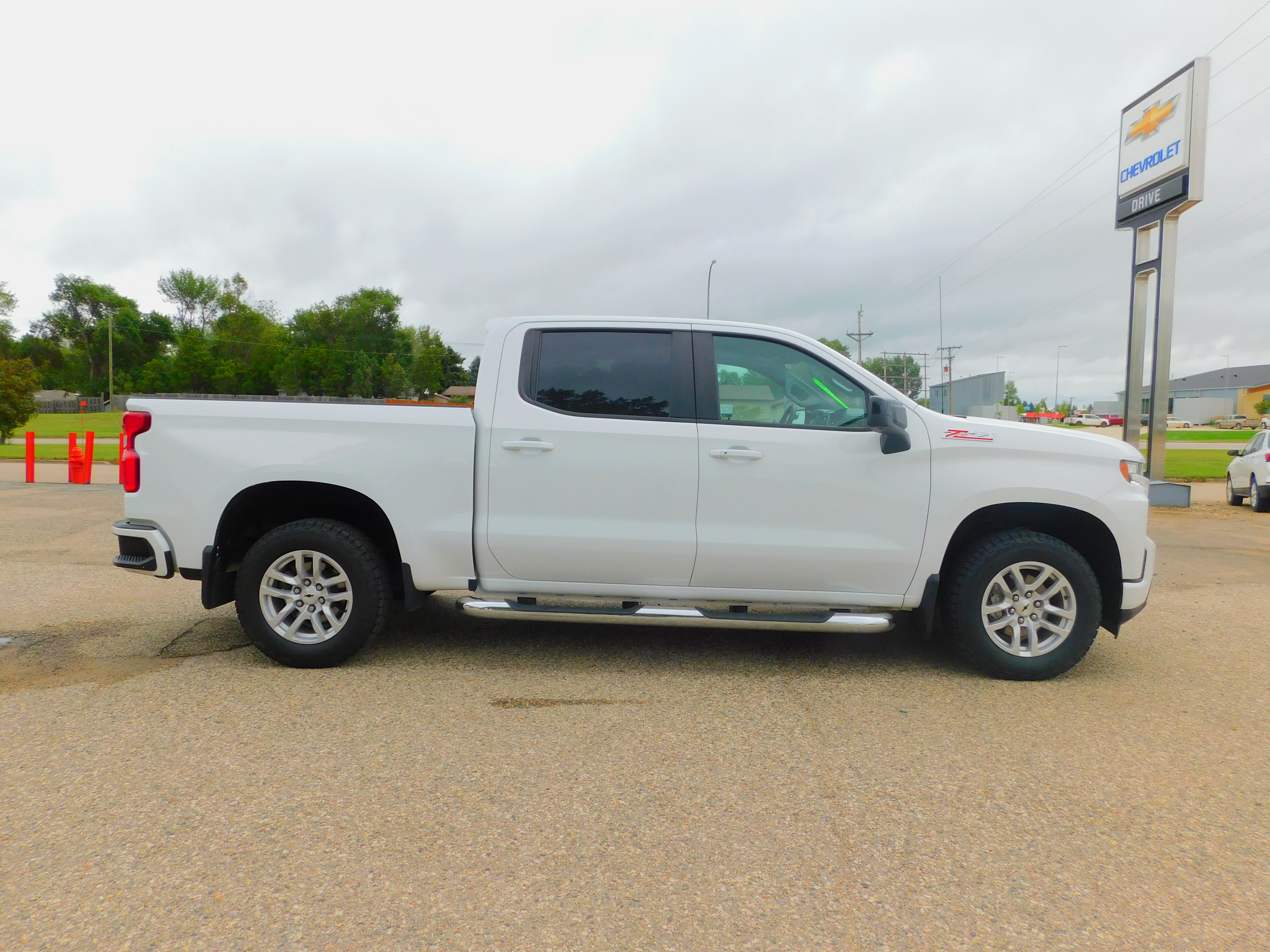 Used 2022 Chevrolet Silverado 1500 Limited RST with VIN 1GCUYEEL6NZ167427 for sale in Rugby, ND