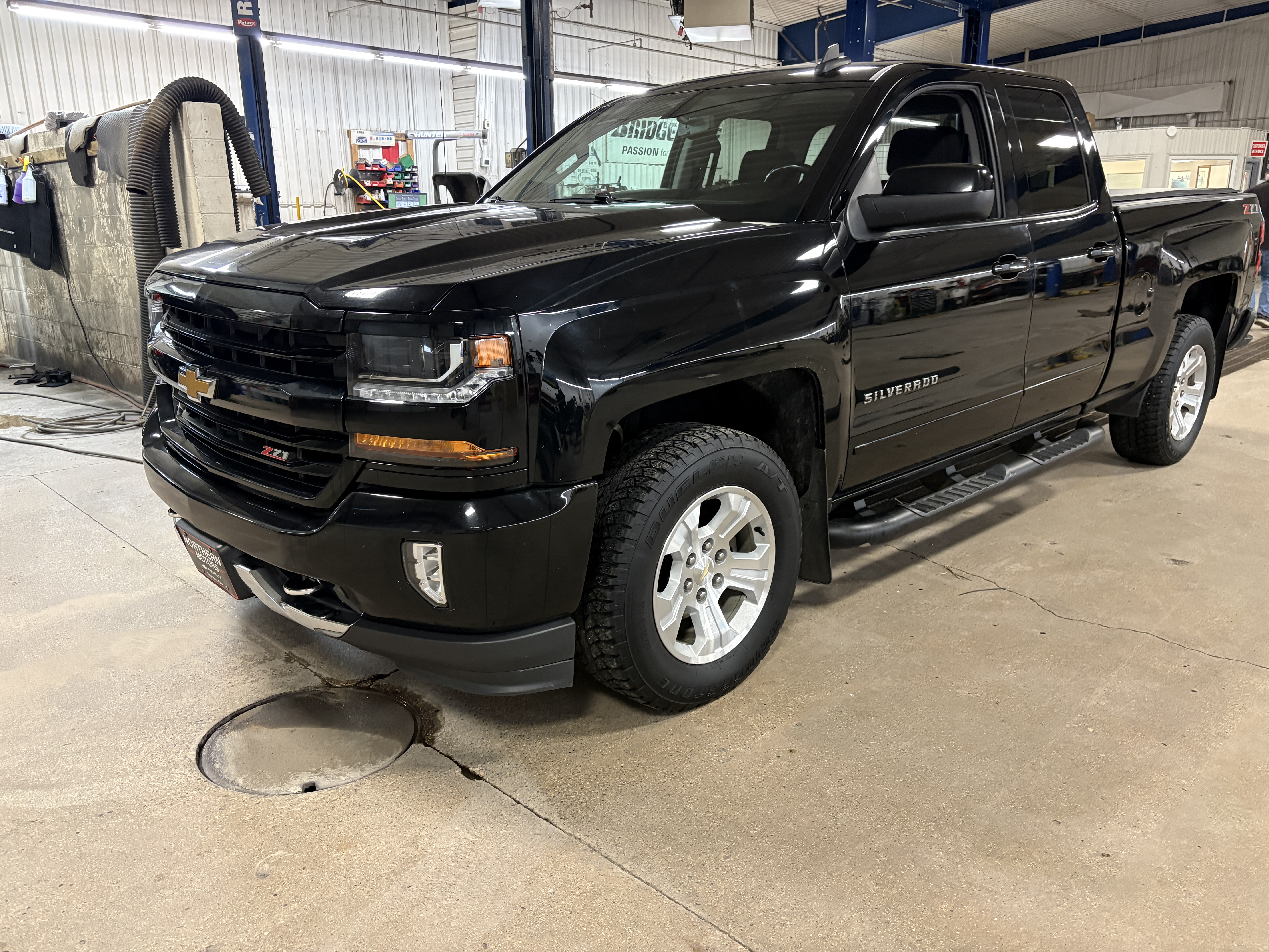 Used 2018 Chevrolet Silverado 1500 LT with VIN 1GCVKREC1JZ317631 for sale in Thief River Falls, Minnesota