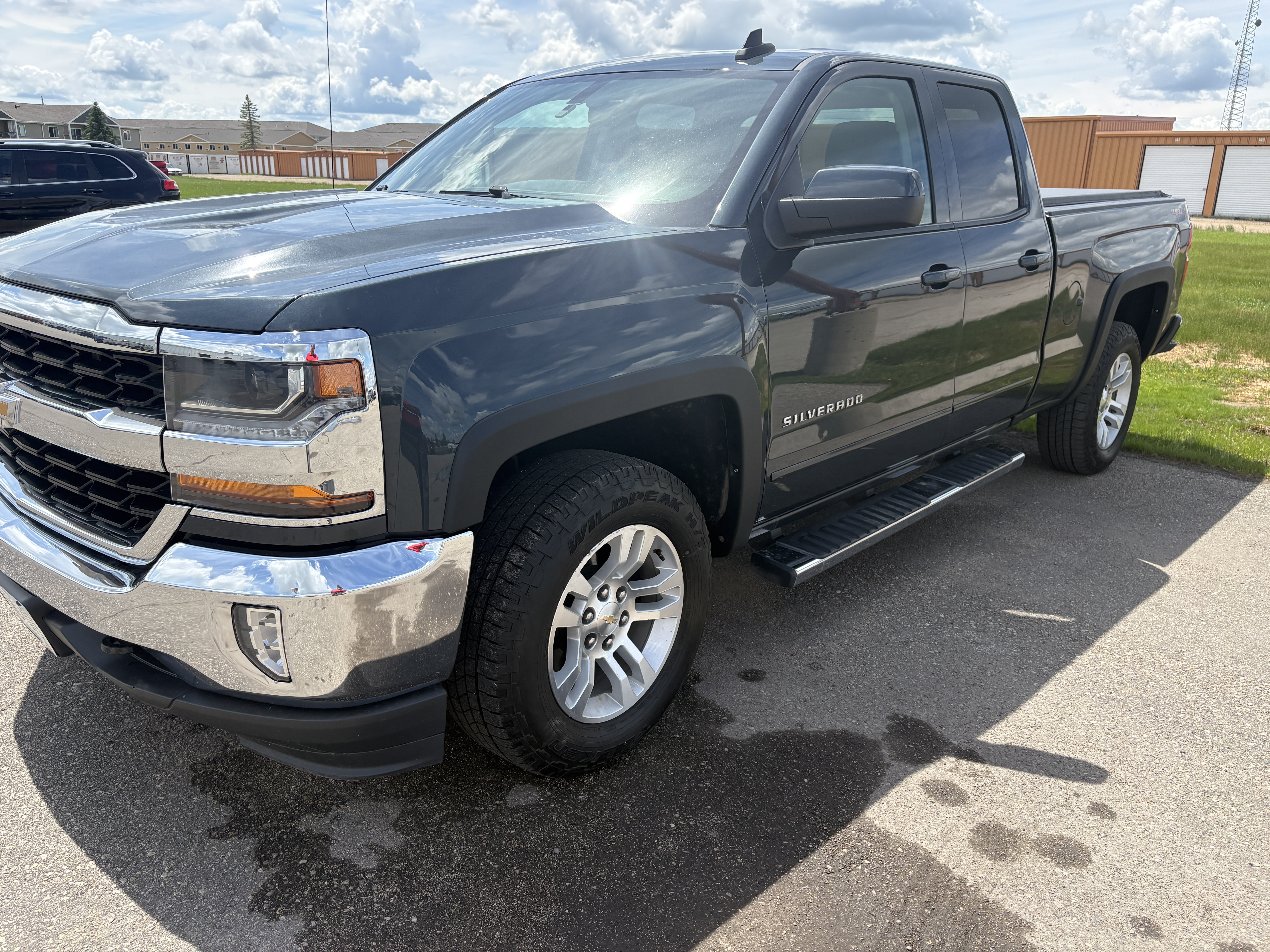 Used 2018 Chevrolet Silverado 1500 LT with VIN 1GCVKREC5JZ227432 for sale in Thief River Falls, Minnesota