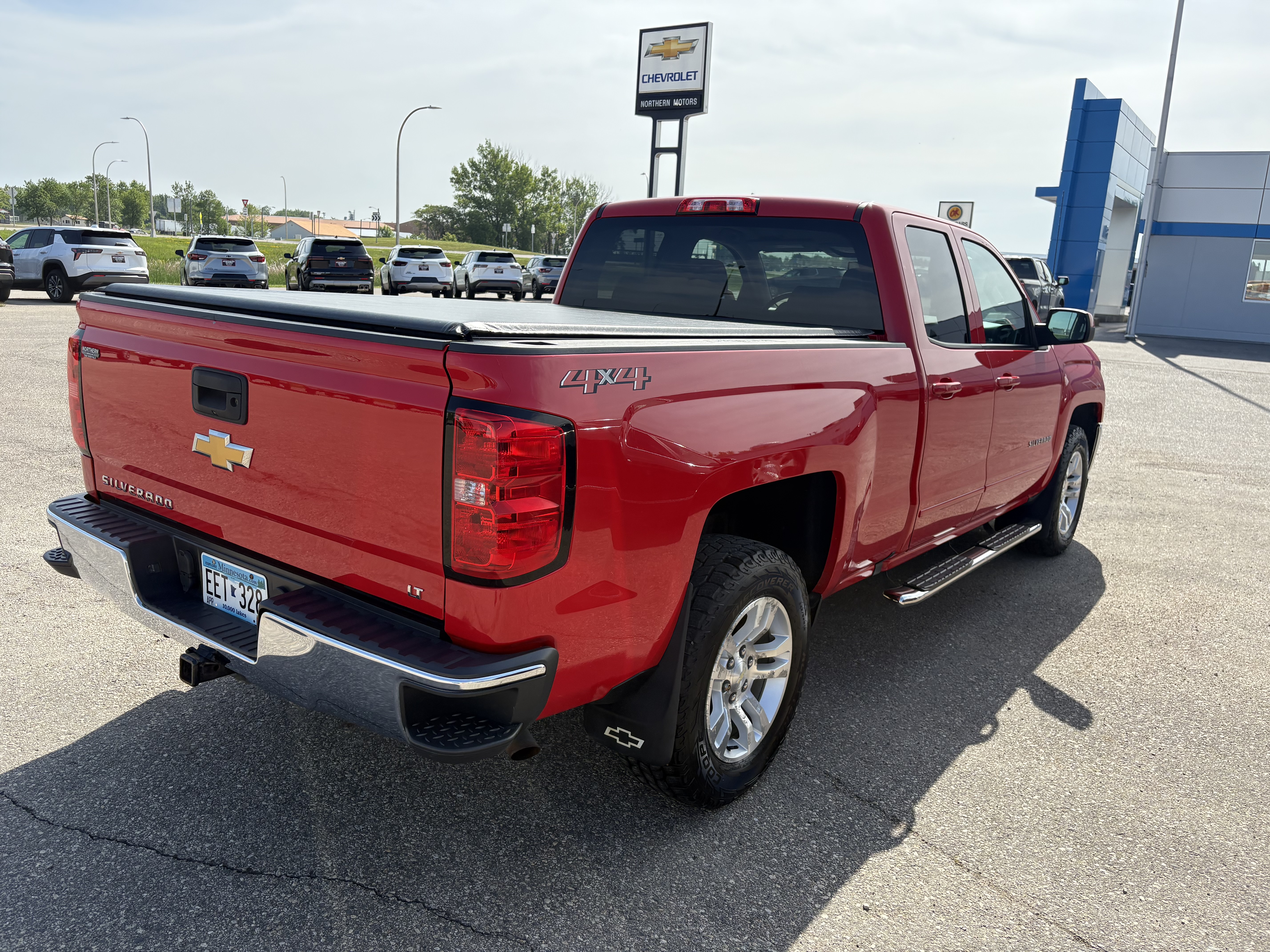 Used 2018 Chevrolet Silverado 1500 LT with VIN 1GCVKREH3JZ185225 for sale in Thief River Falls, Minnesota