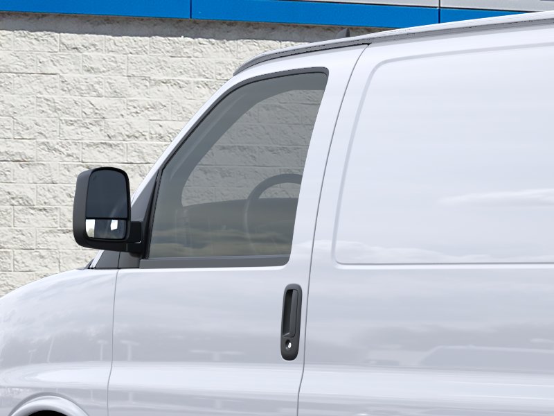 New 2025 Summit White Chevrolet WT image 38