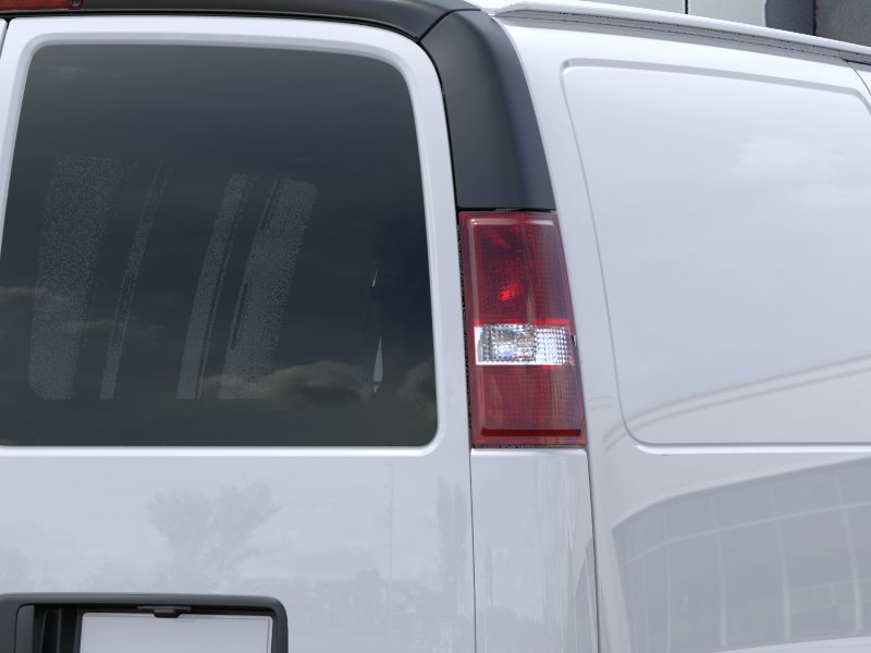 New 2025 Summit White Chevrolet WT image 37