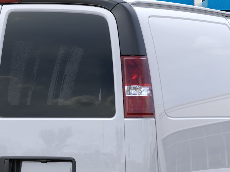 New 2026 Summit White Chevrolet WT image 36