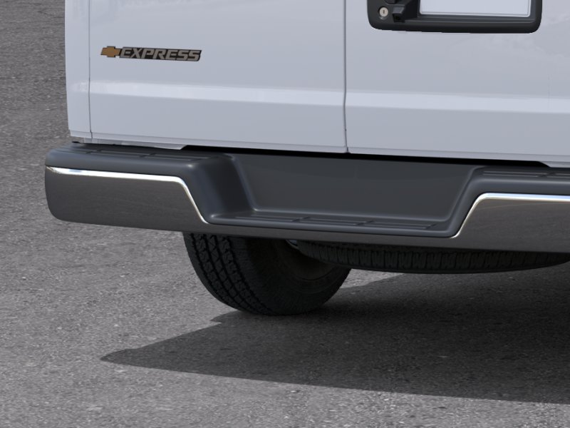 New 2026 Summit White Chevrolet WT image 39