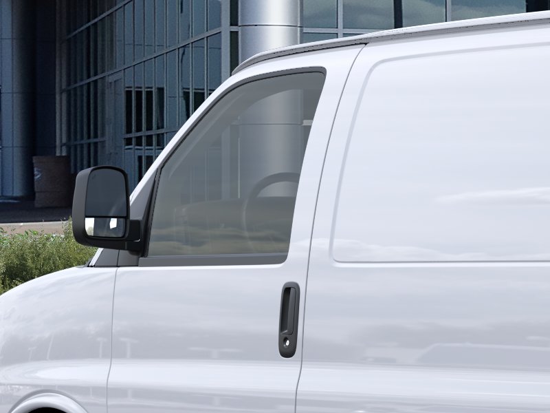 New 2026 Summit White Chevrolet WT image 38