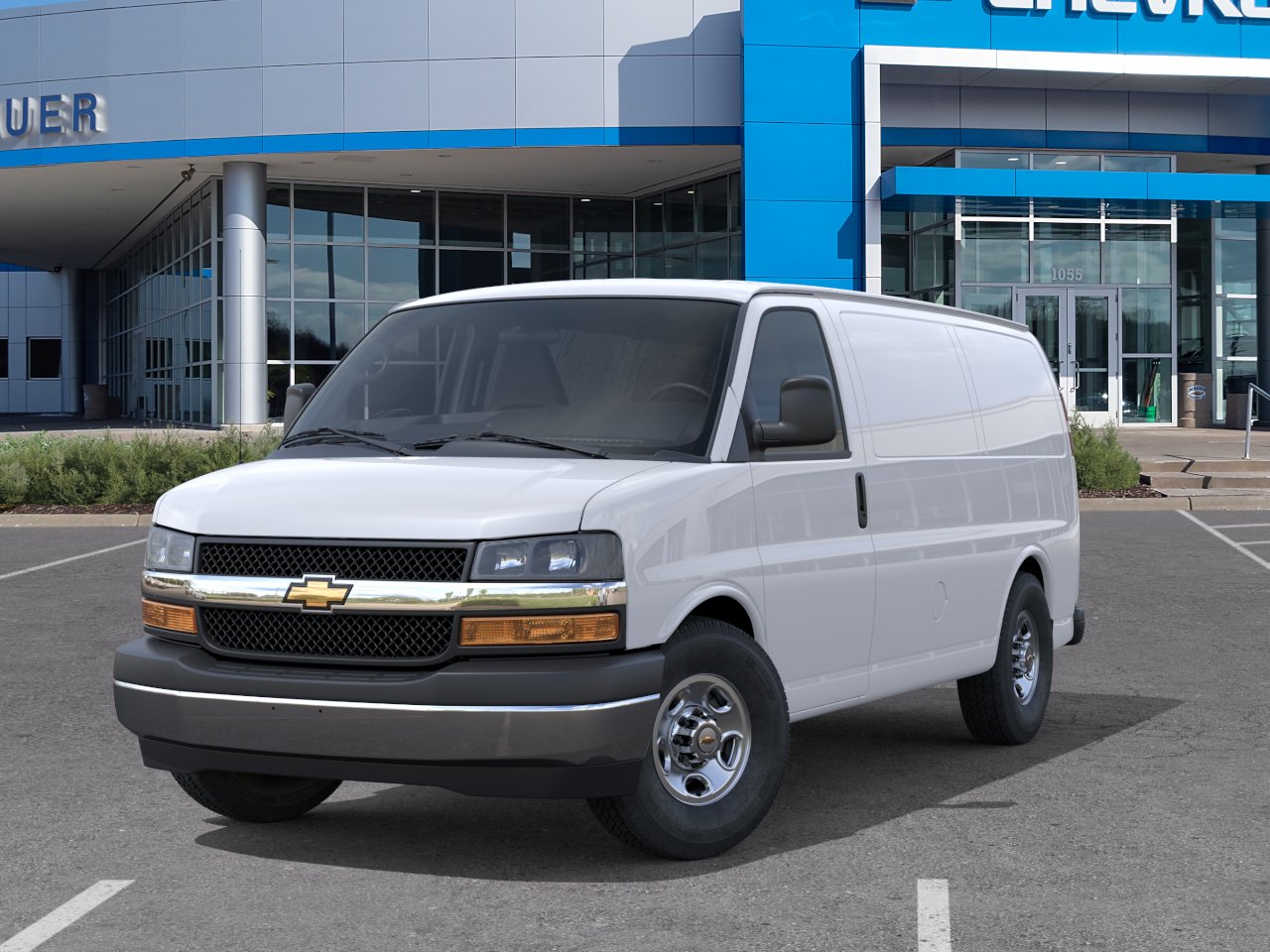 New 2026 Summit White Chevrolet WT image 32
