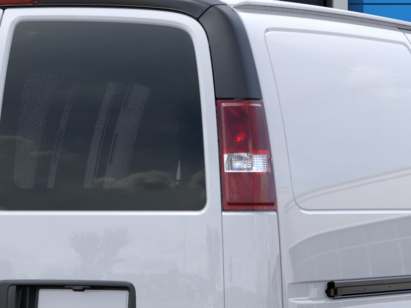 New 2026 Summit White Chevrolet WT image 35