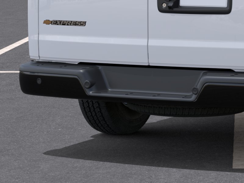 New 2026 Summit White Chevrolet WT image 38
