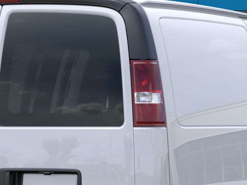 New 2026 Summit White Chevrolet WT image 37
