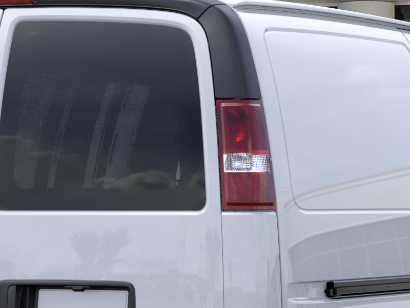 New 2026 Summit White Chevrolet WT image 37