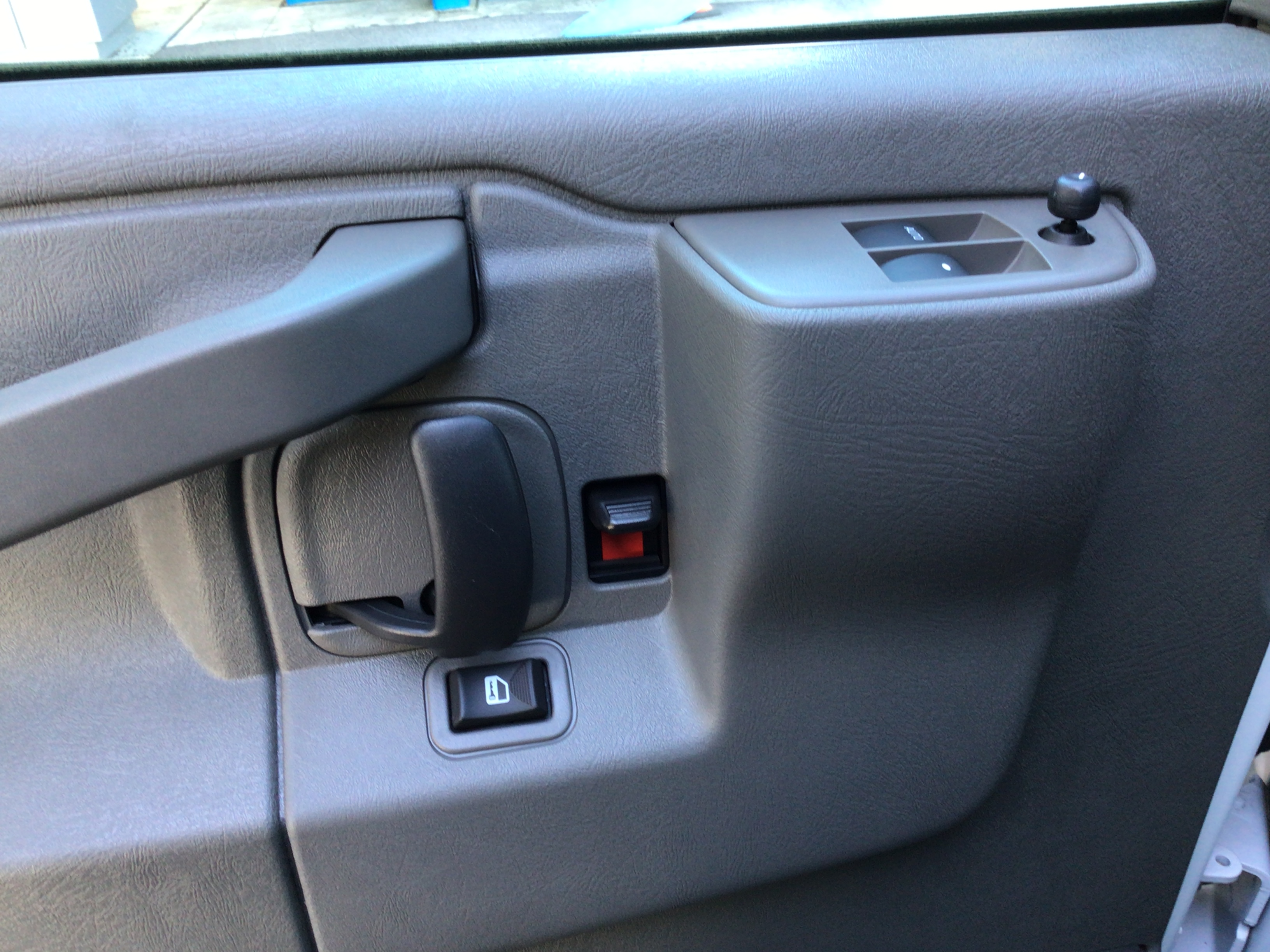 2025 Chevrolet Express Cargo Work Van - Photo 18