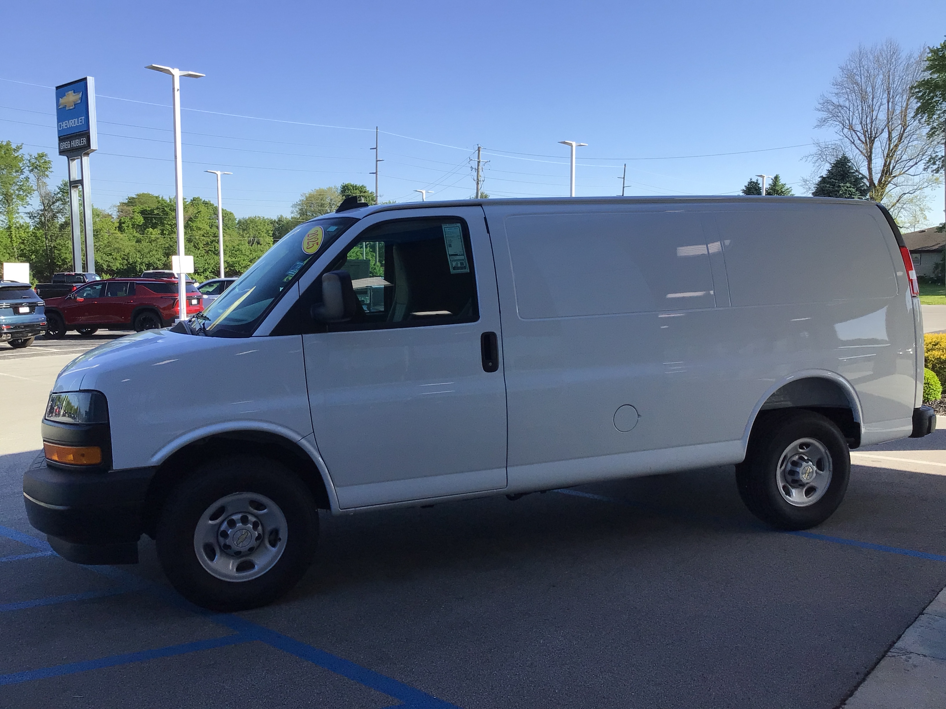 2025 Chevrolet Express Cargo Work Van - Photo 10