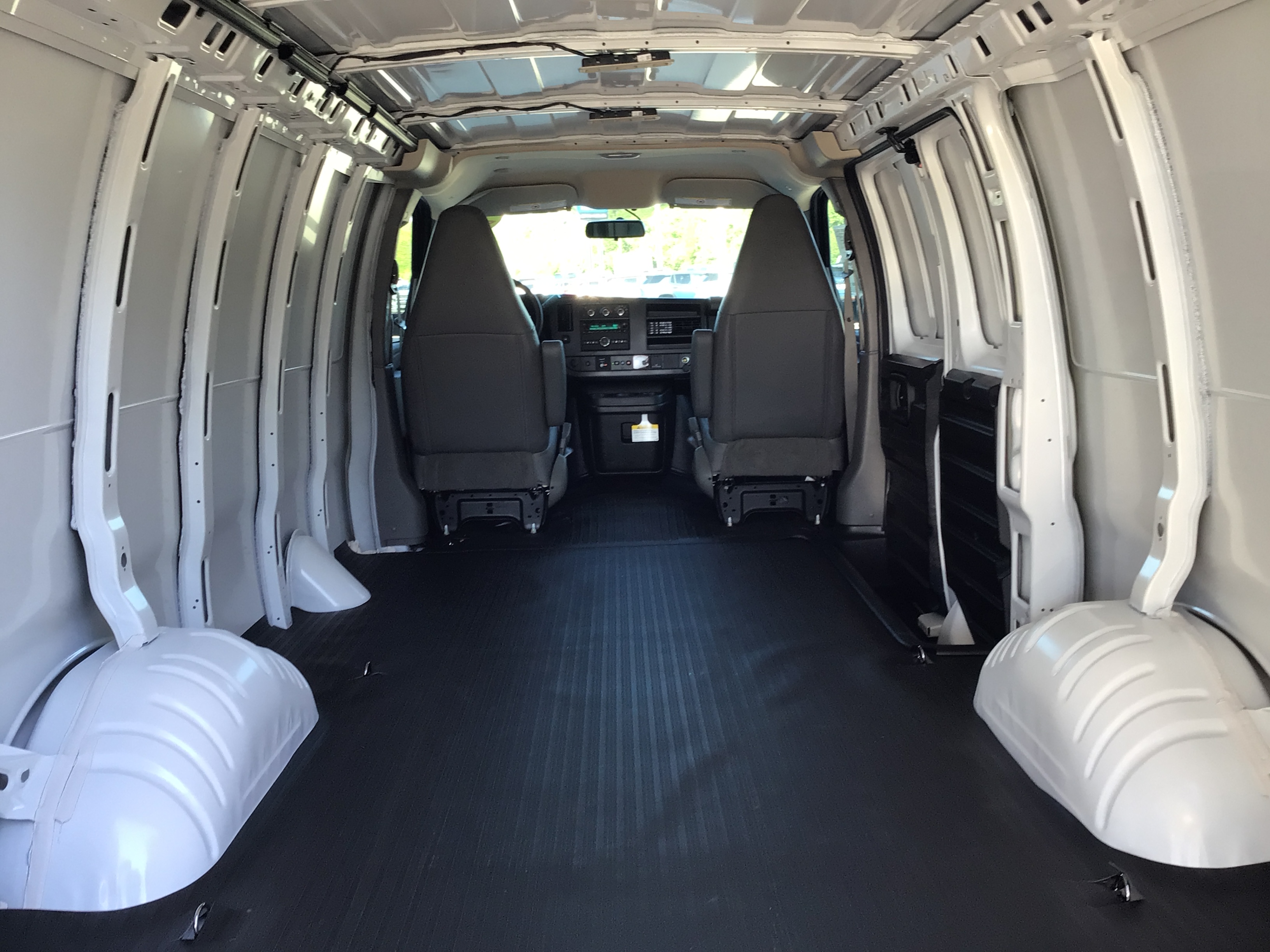 2025 Chevrolet Express Cargo Work Van - Photo 35