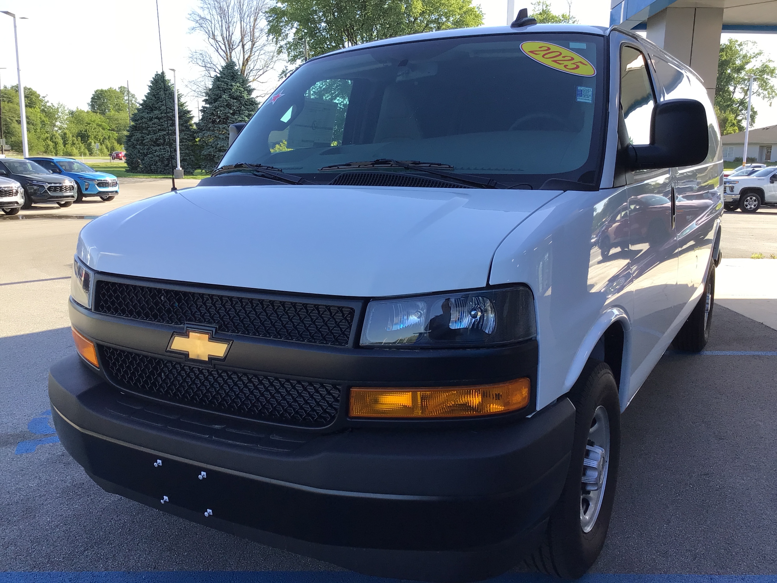 2025 Chevrolet Express Cargo Work Van - Photo 12