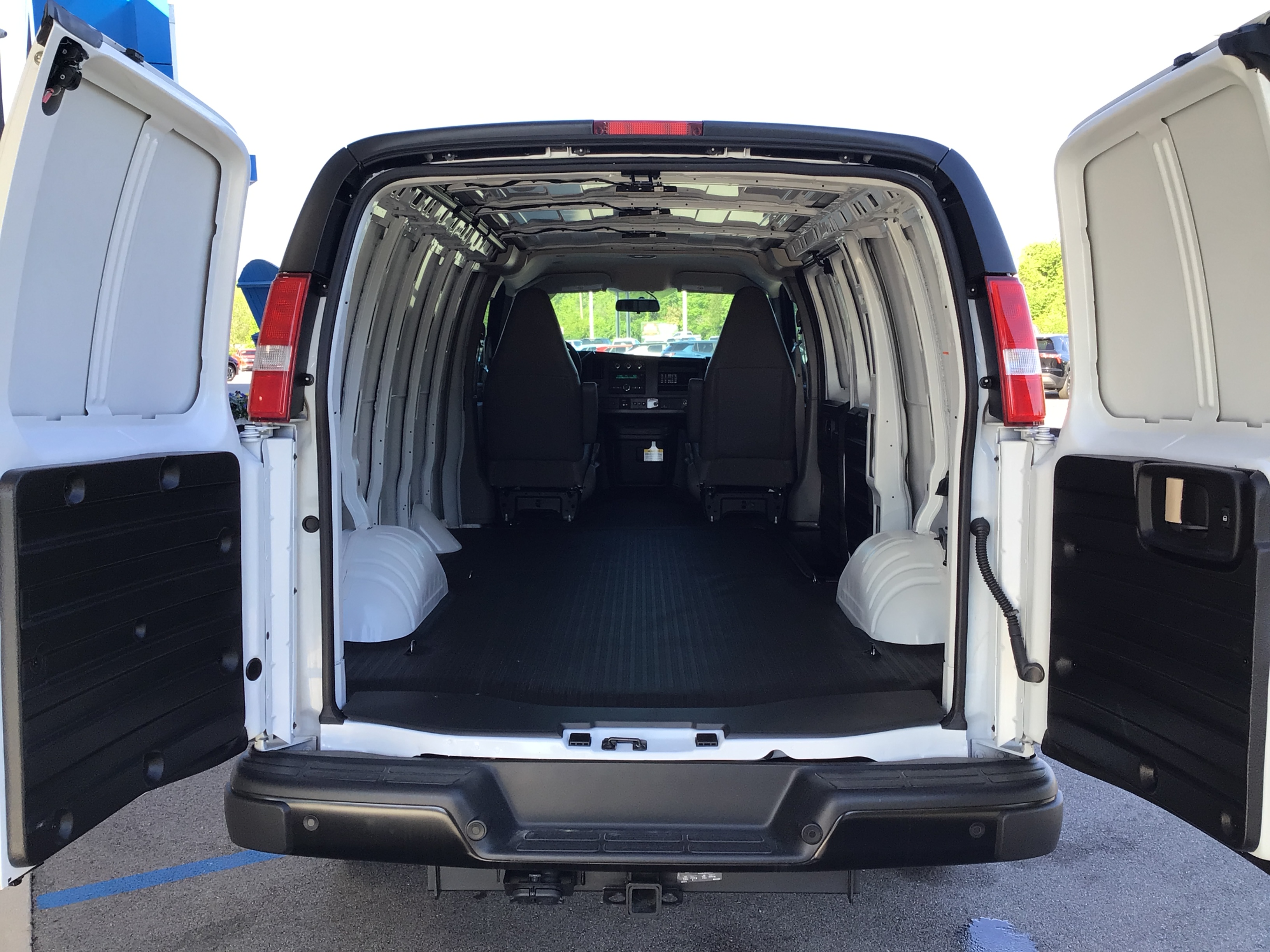 2025 Chevrolet Express Cargo Work Van - Photo 34