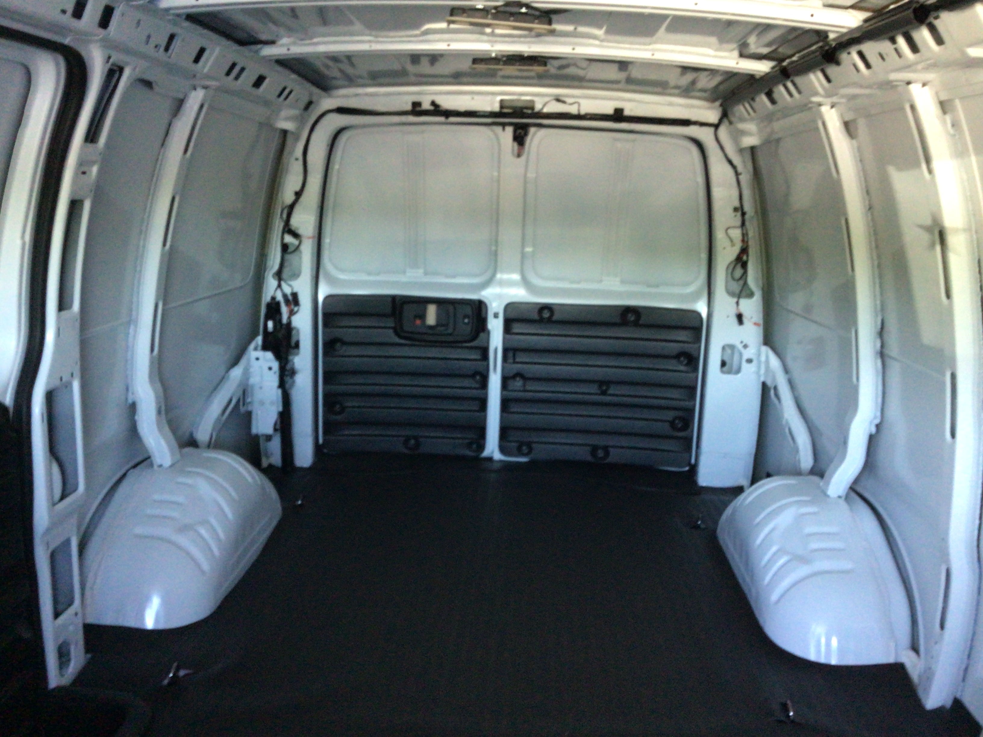 2025 Chevrolet Express Cargo Work Van - Photo 26