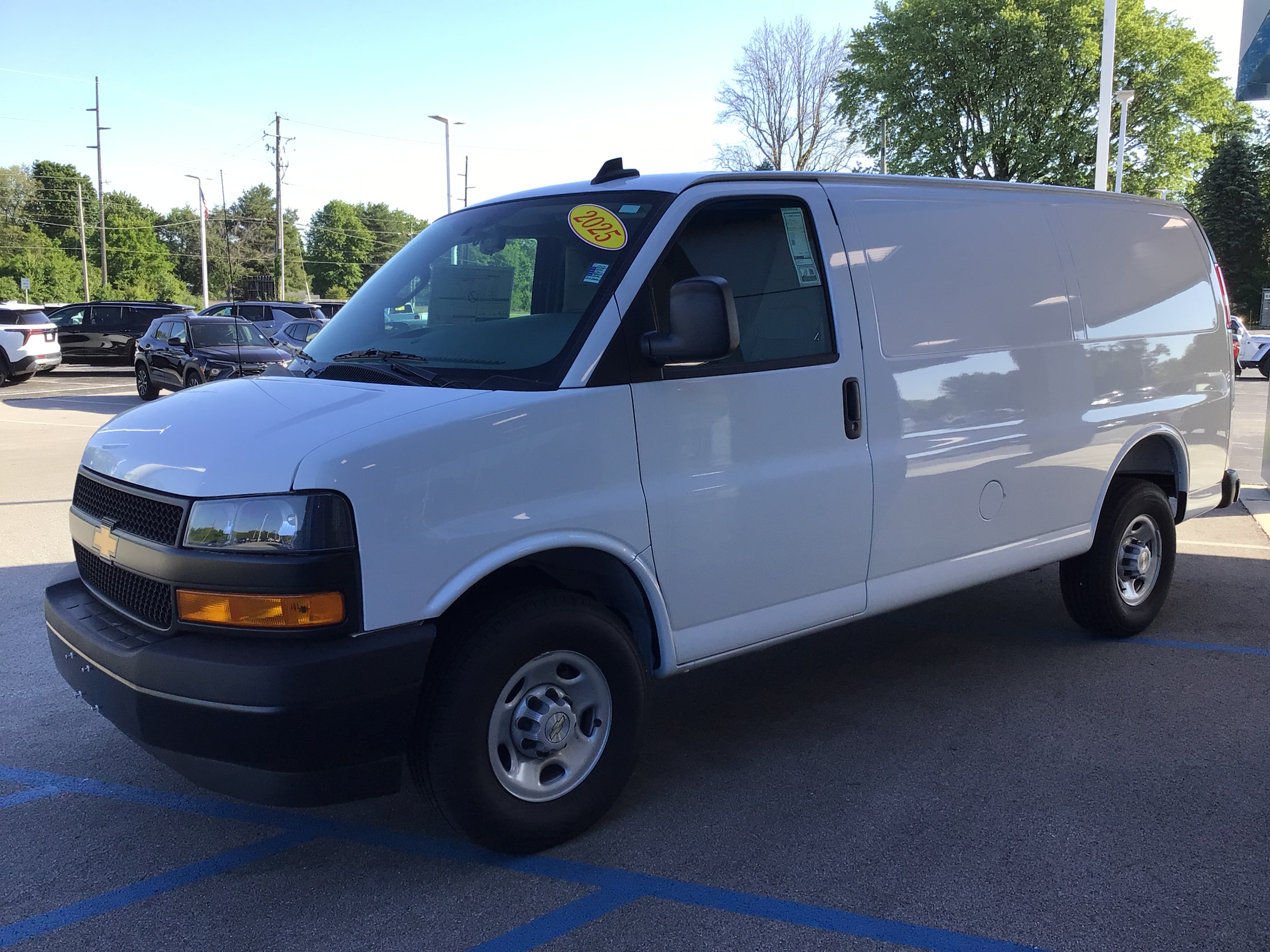 2025 Chevrolet Express Cargo Work Van - Photo 11