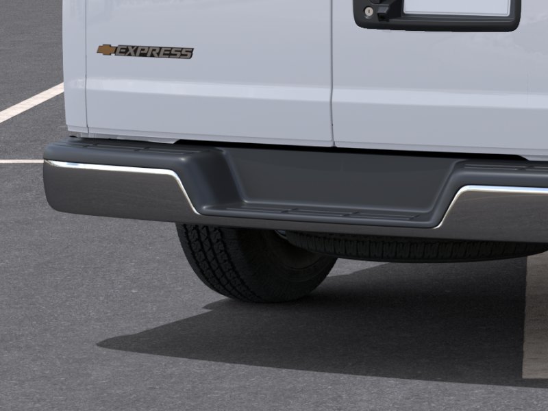 New 2026 Summit White Chevrolet WT image 38