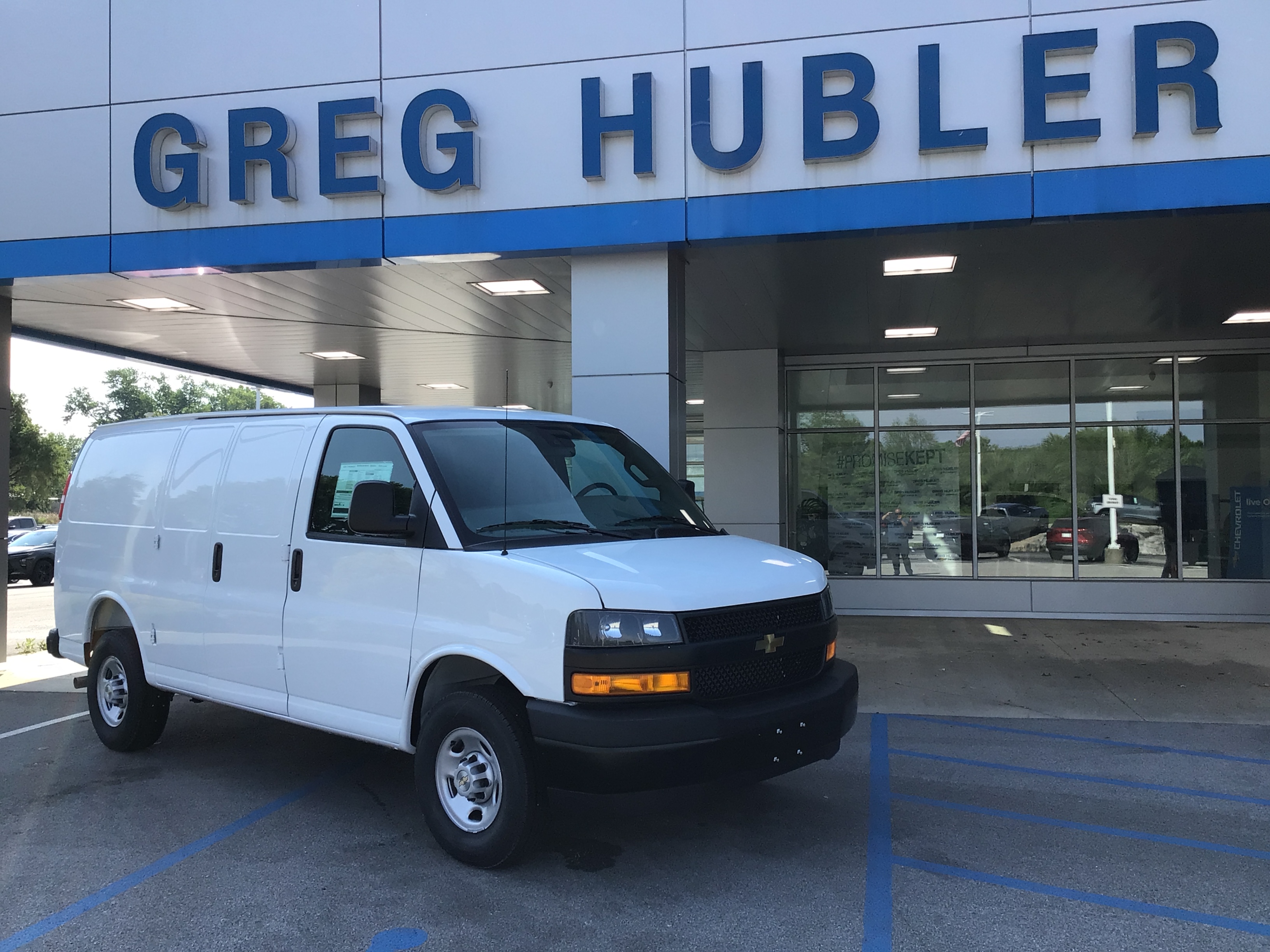 2026 Chevrolet Express 2500 Work Van HD's photo