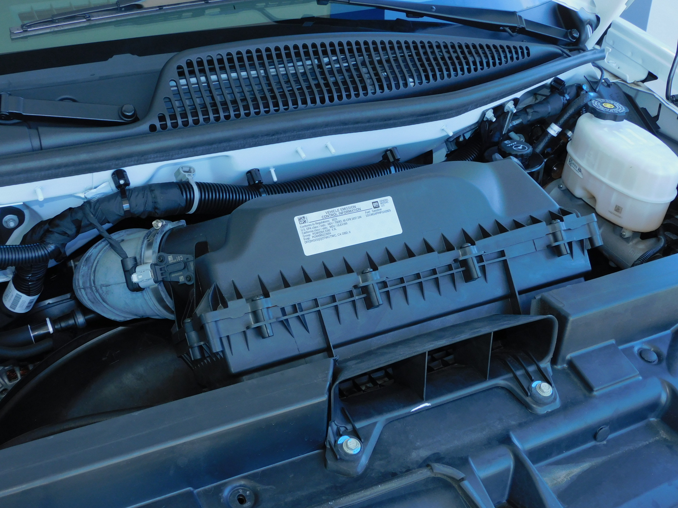 2023 Chevrolet Express Cargo 2500 photo 6