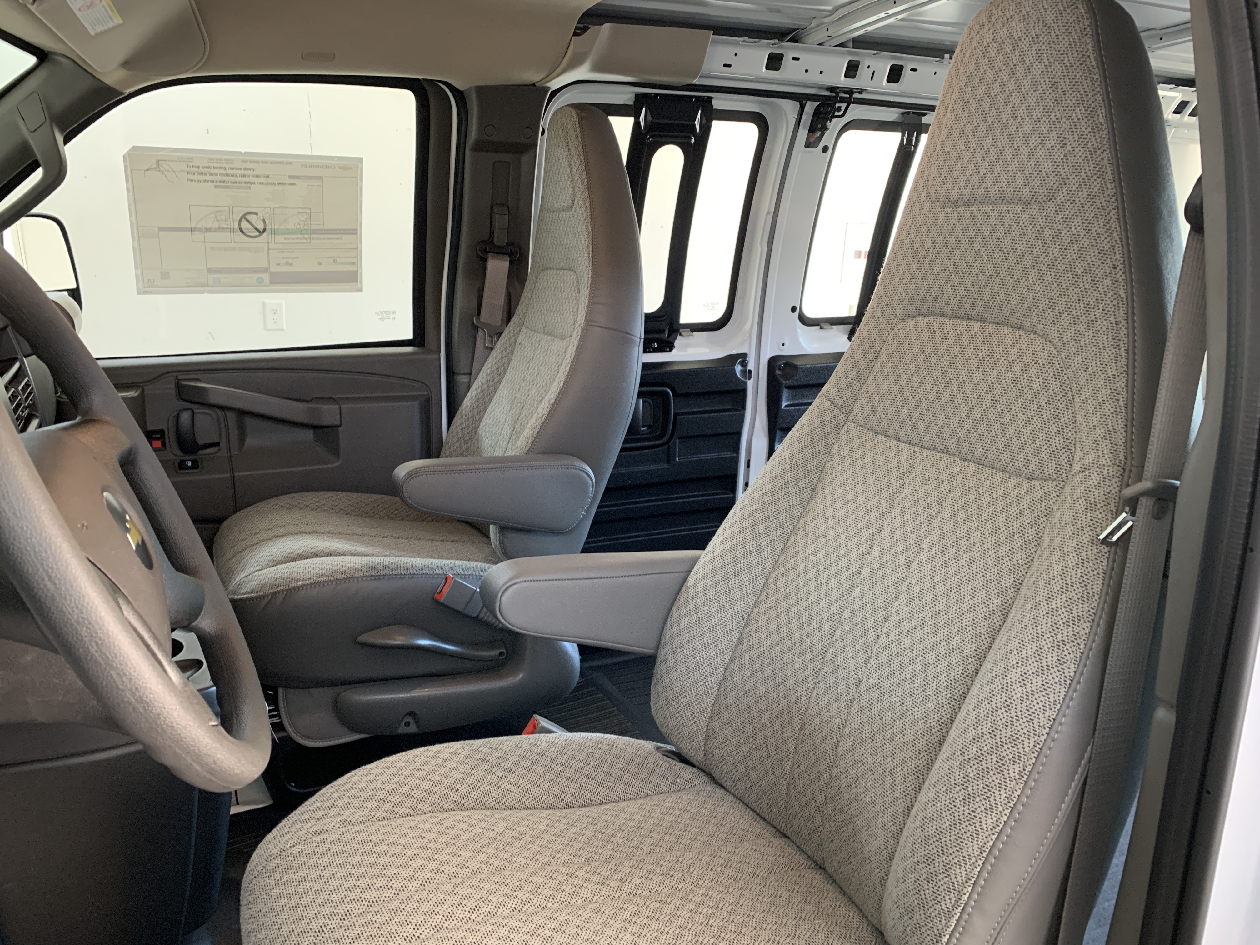 2025 Chevrolet Express Cargo Work Van - Photo 13